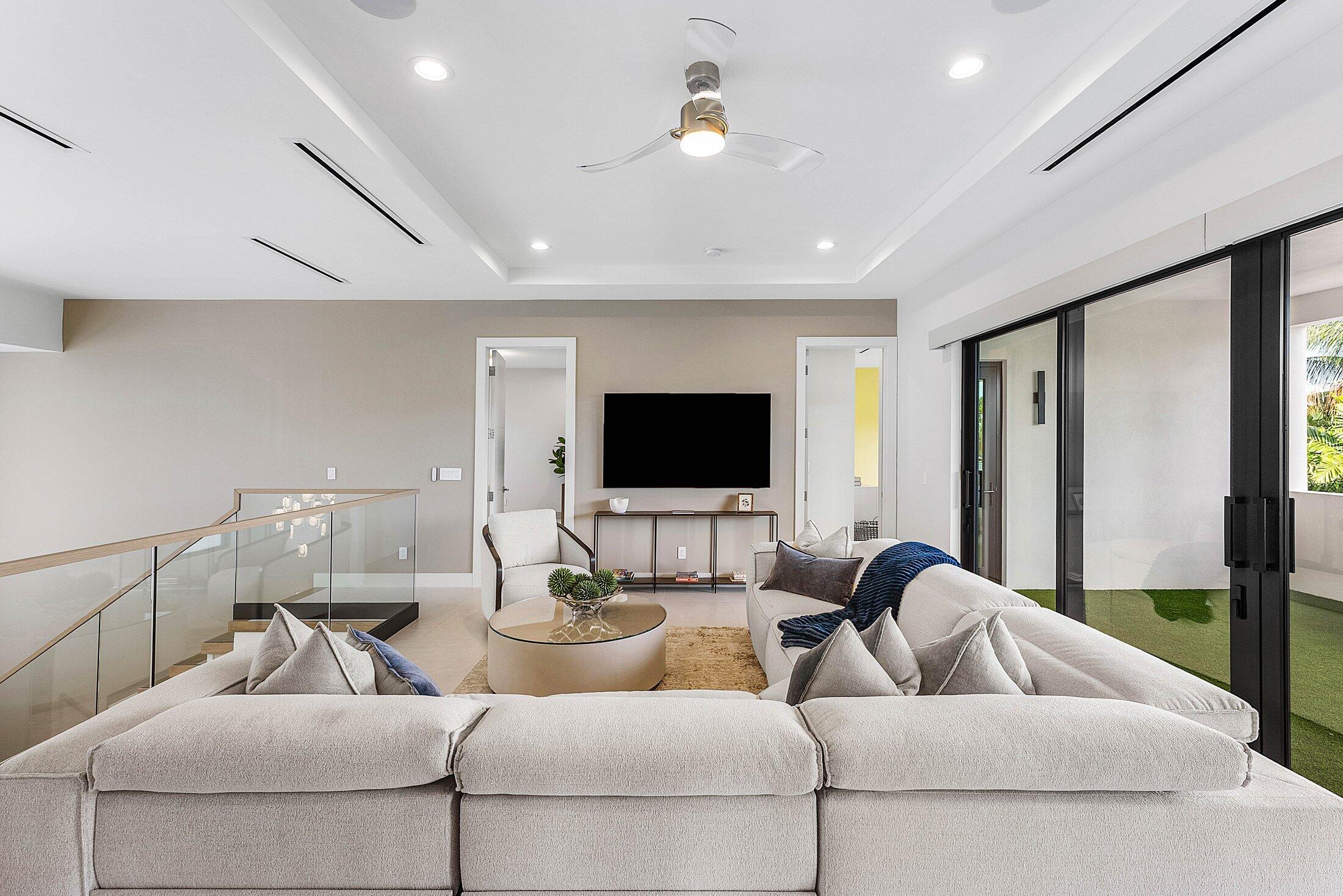 499 NE 4th Street