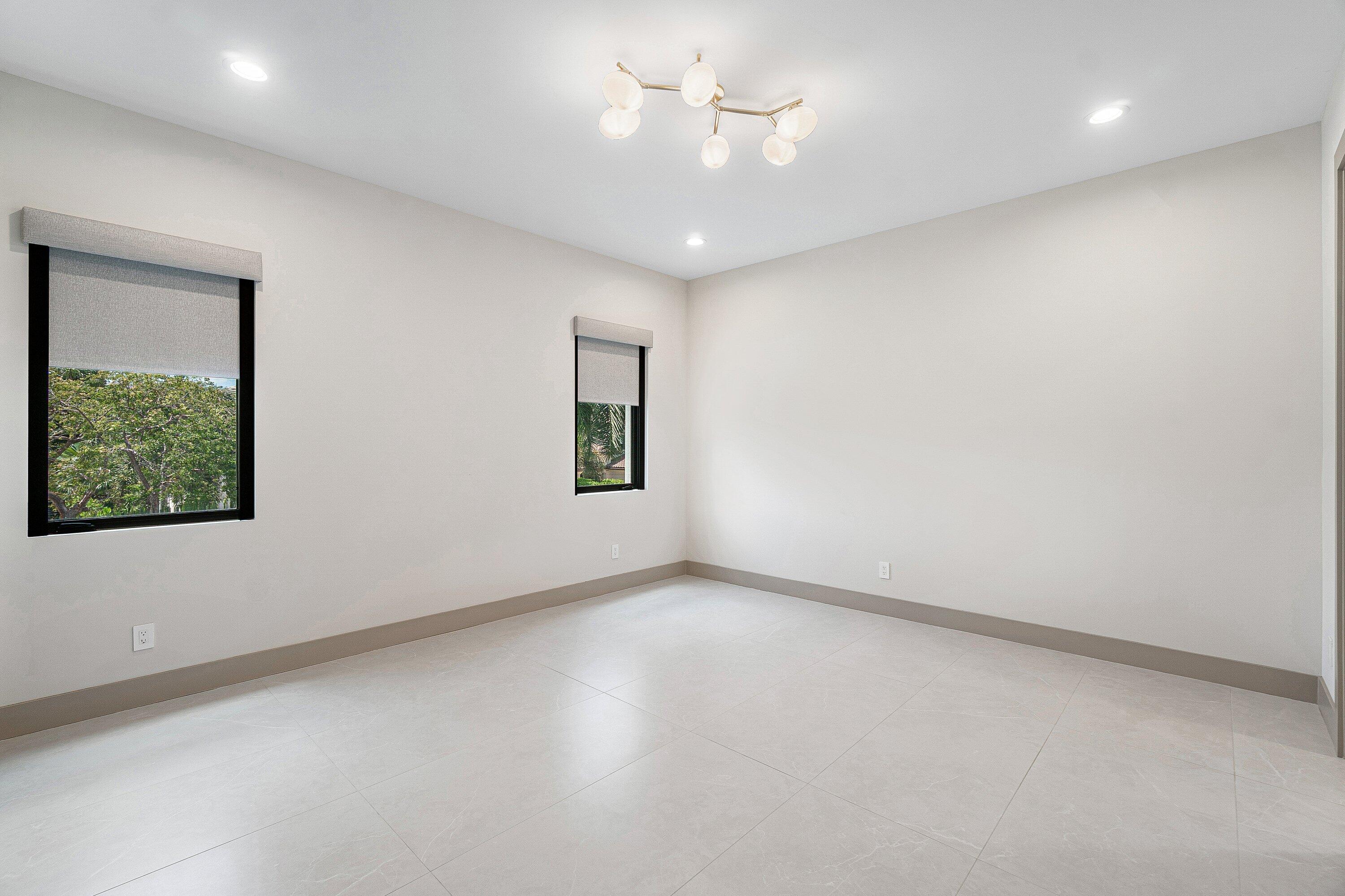 499 NE 4th Street