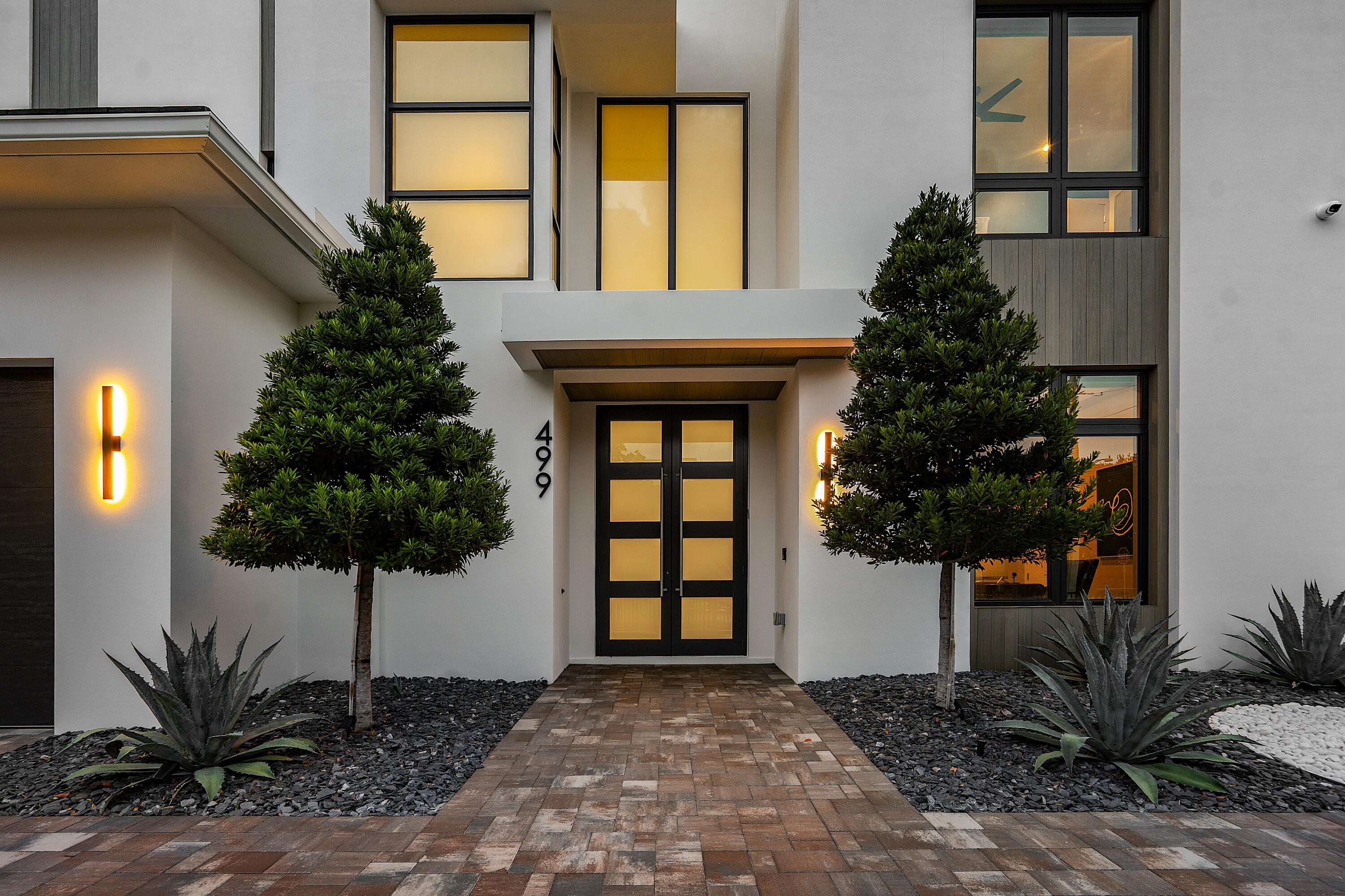 499 NE 4th Street
