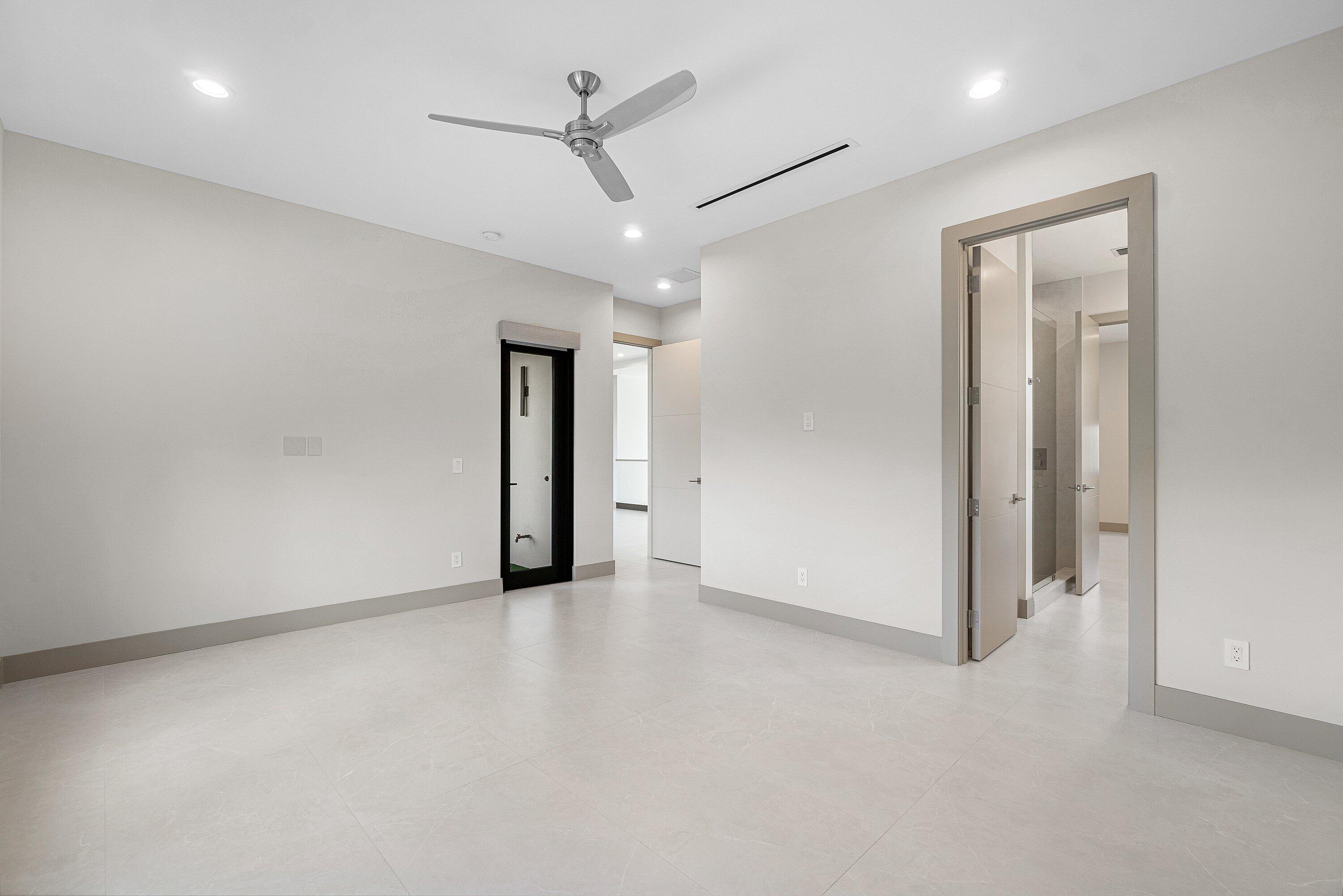 499 NE 4th Street