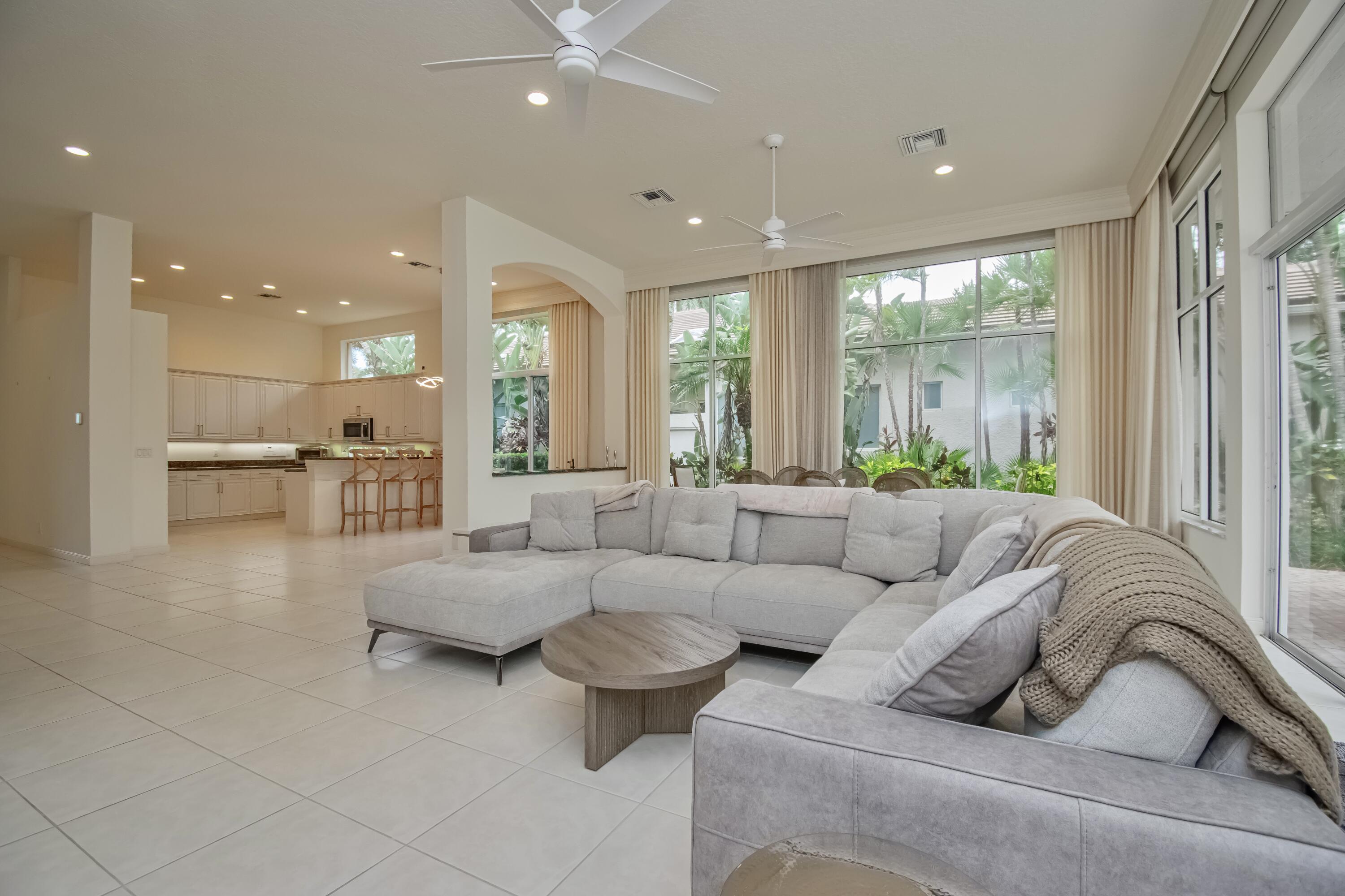 7837 Villa D Este Way