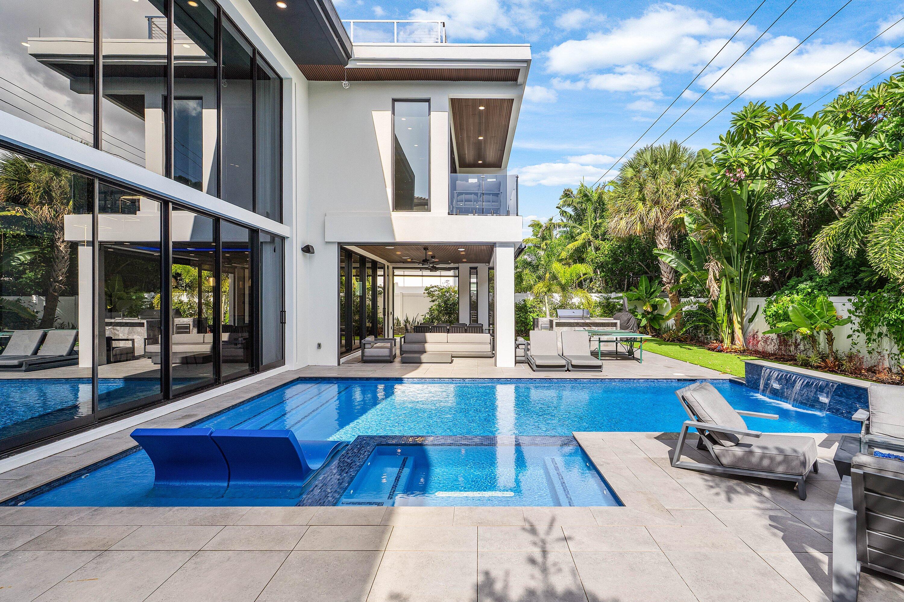 245 NE 6th Court