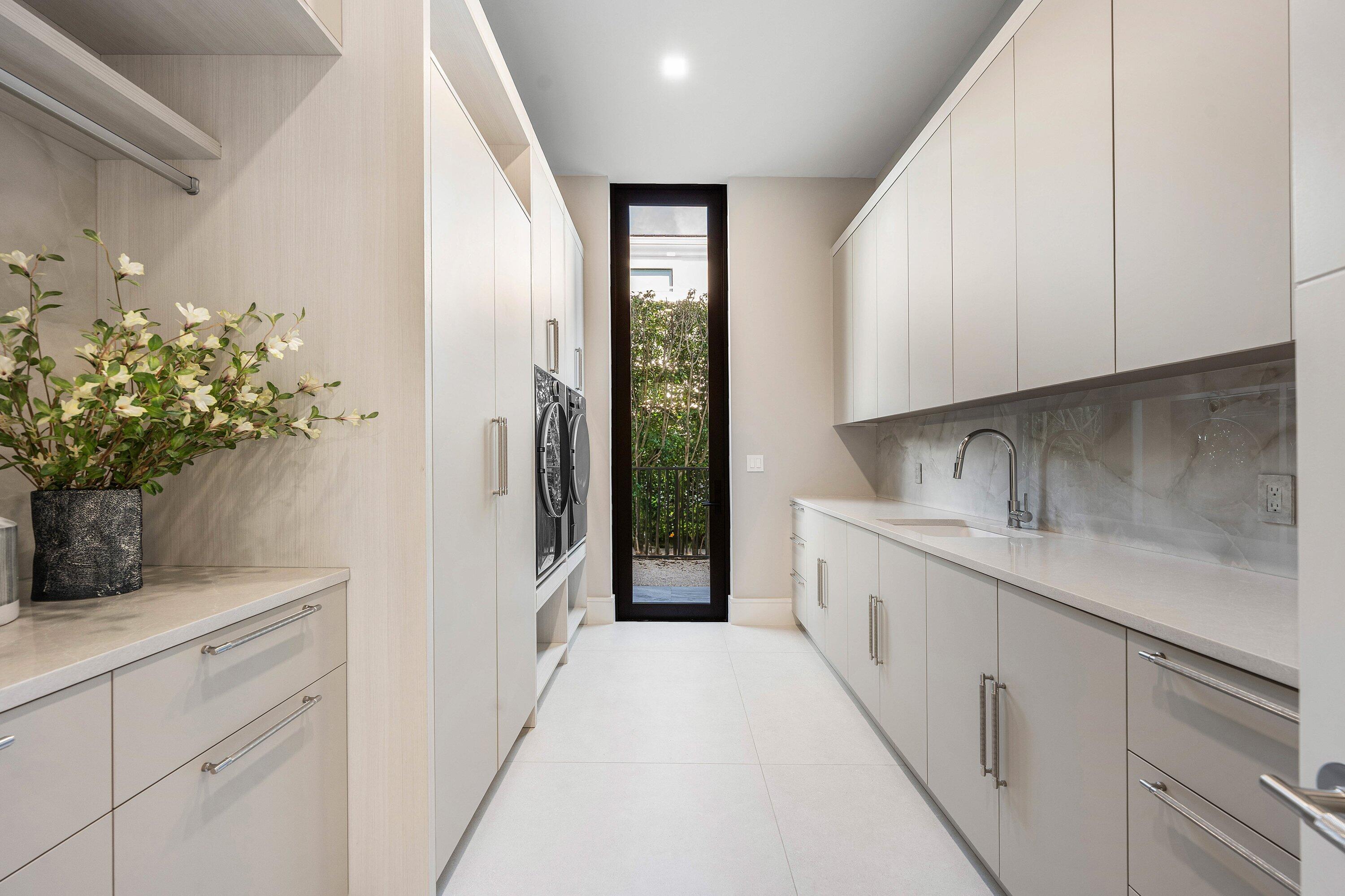 1831 Sabal Palm Drive