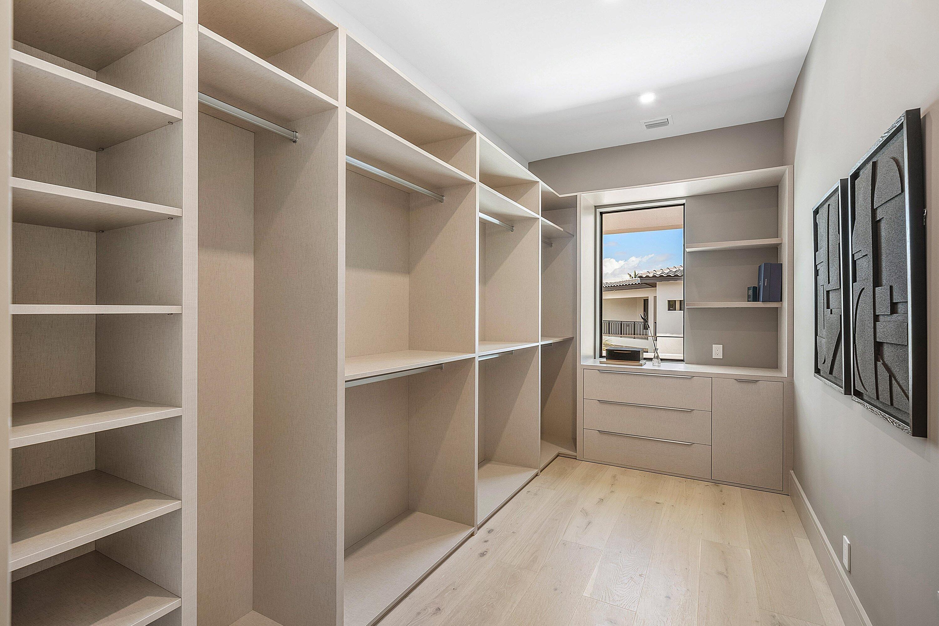299 NE 7th Street