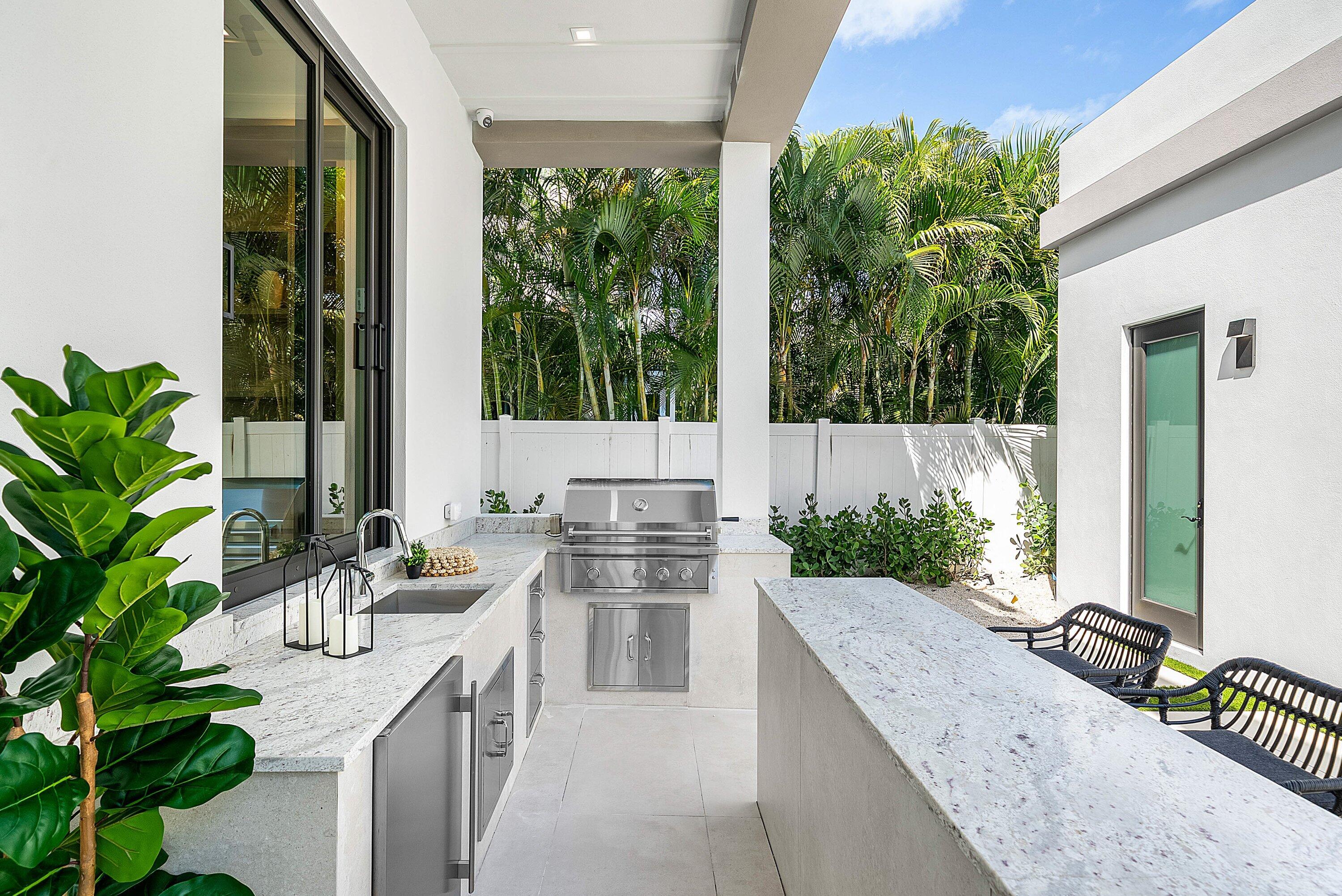 299 NE 7th Street