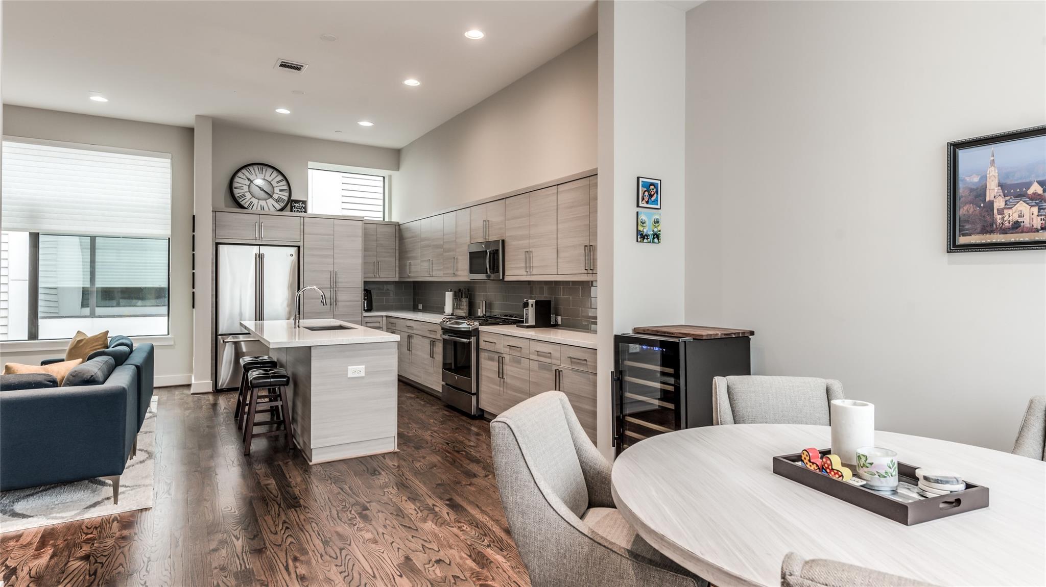 1004 California Street # 402