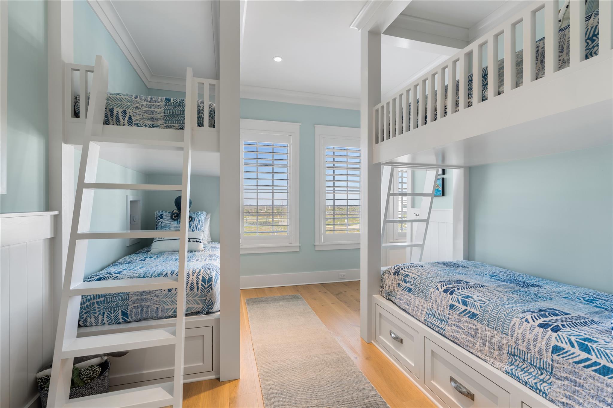 2409 E Seaside Drive