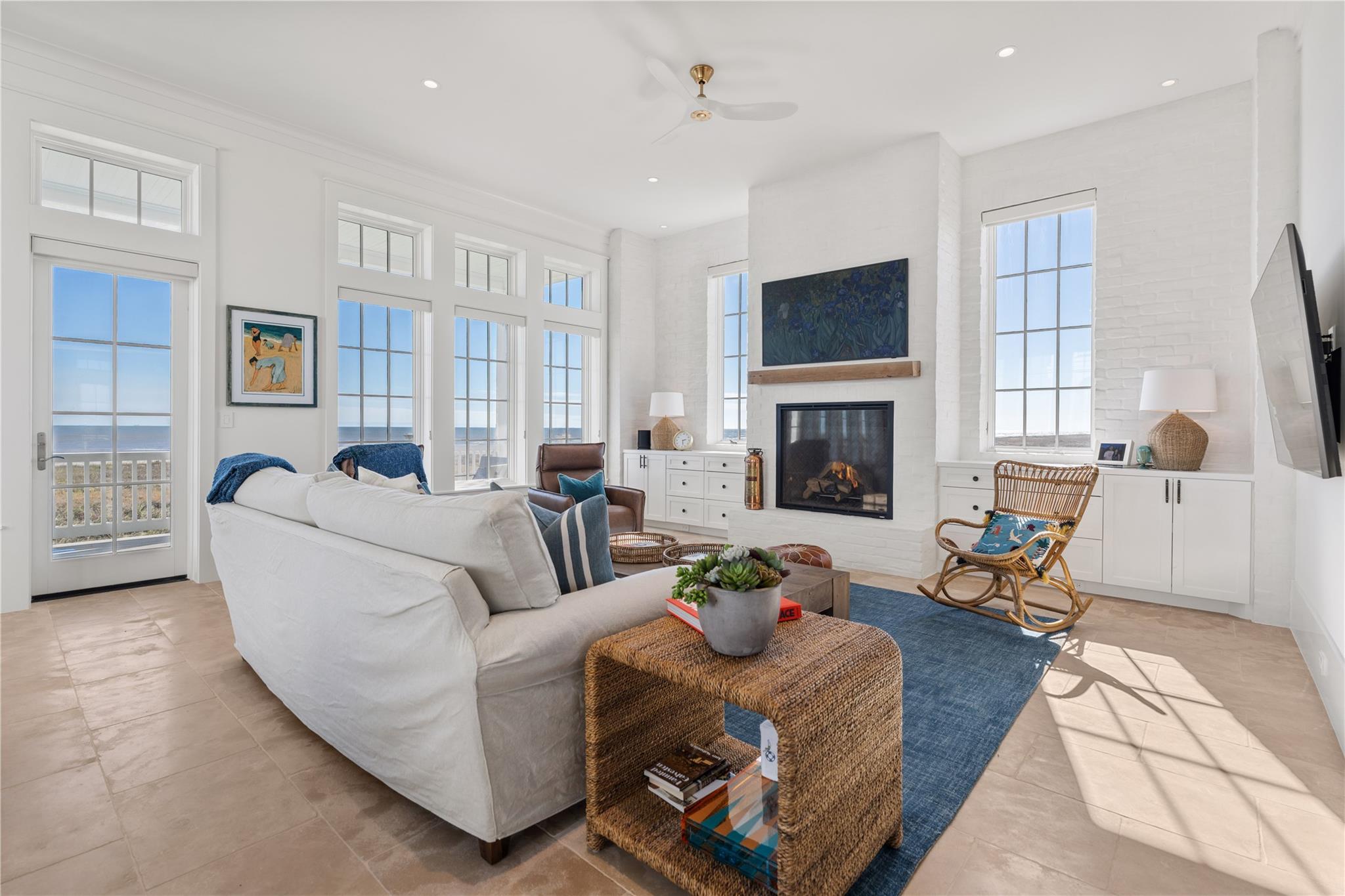 2409 E Seaside Drive