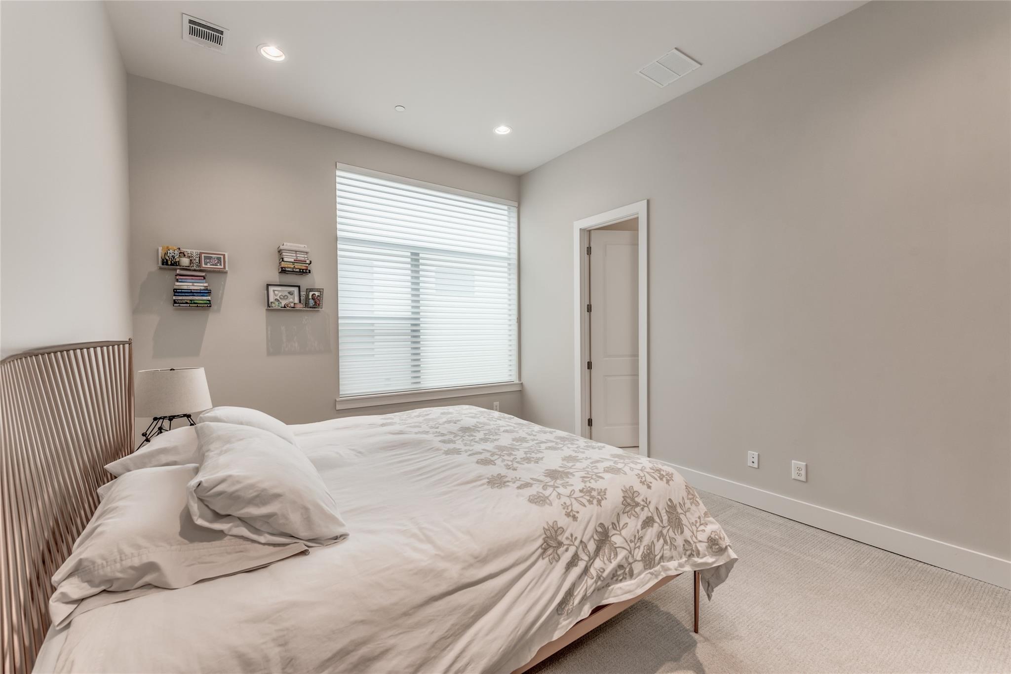 1004 California Street # 402