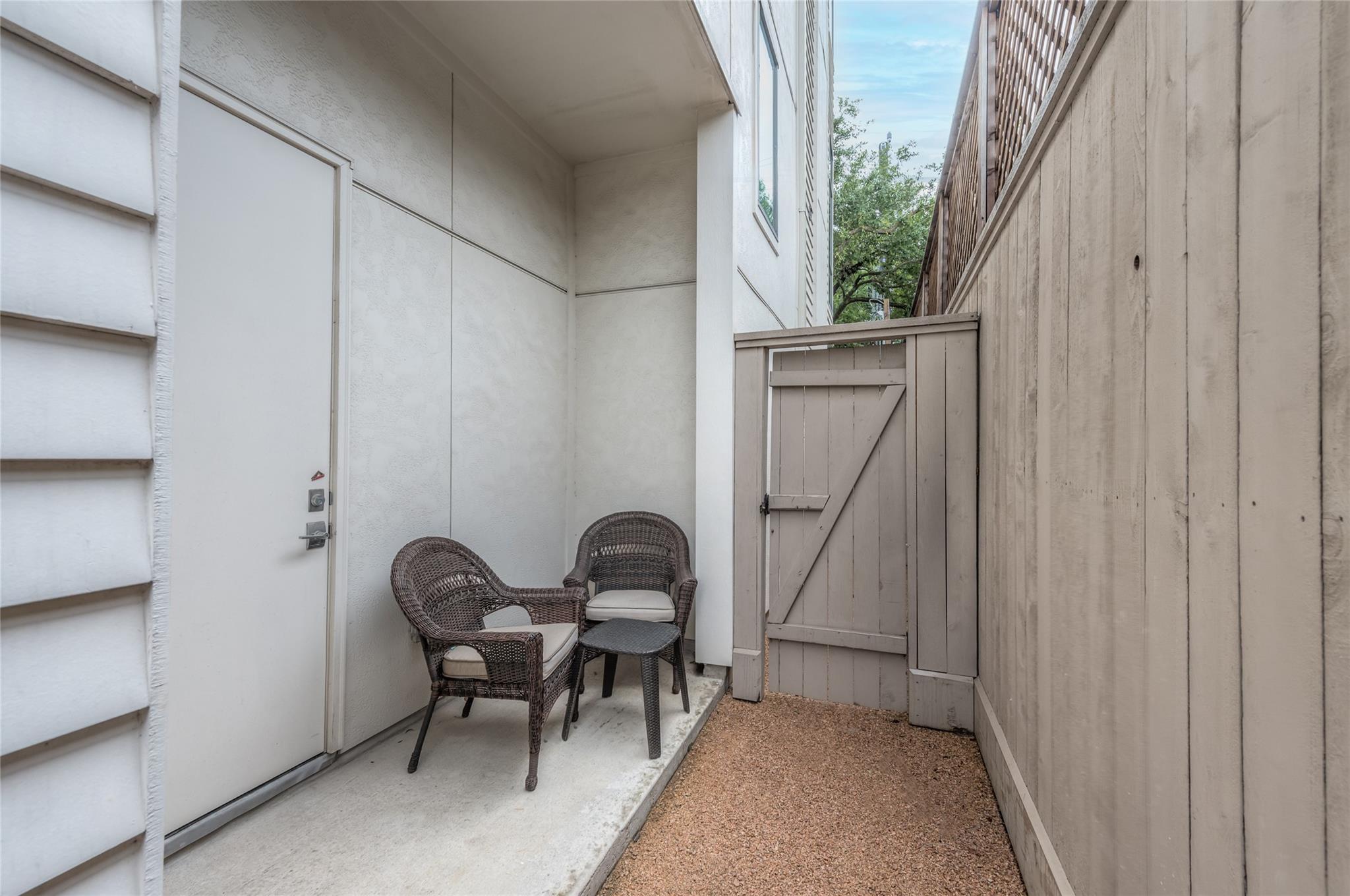 1004 California Street # 402