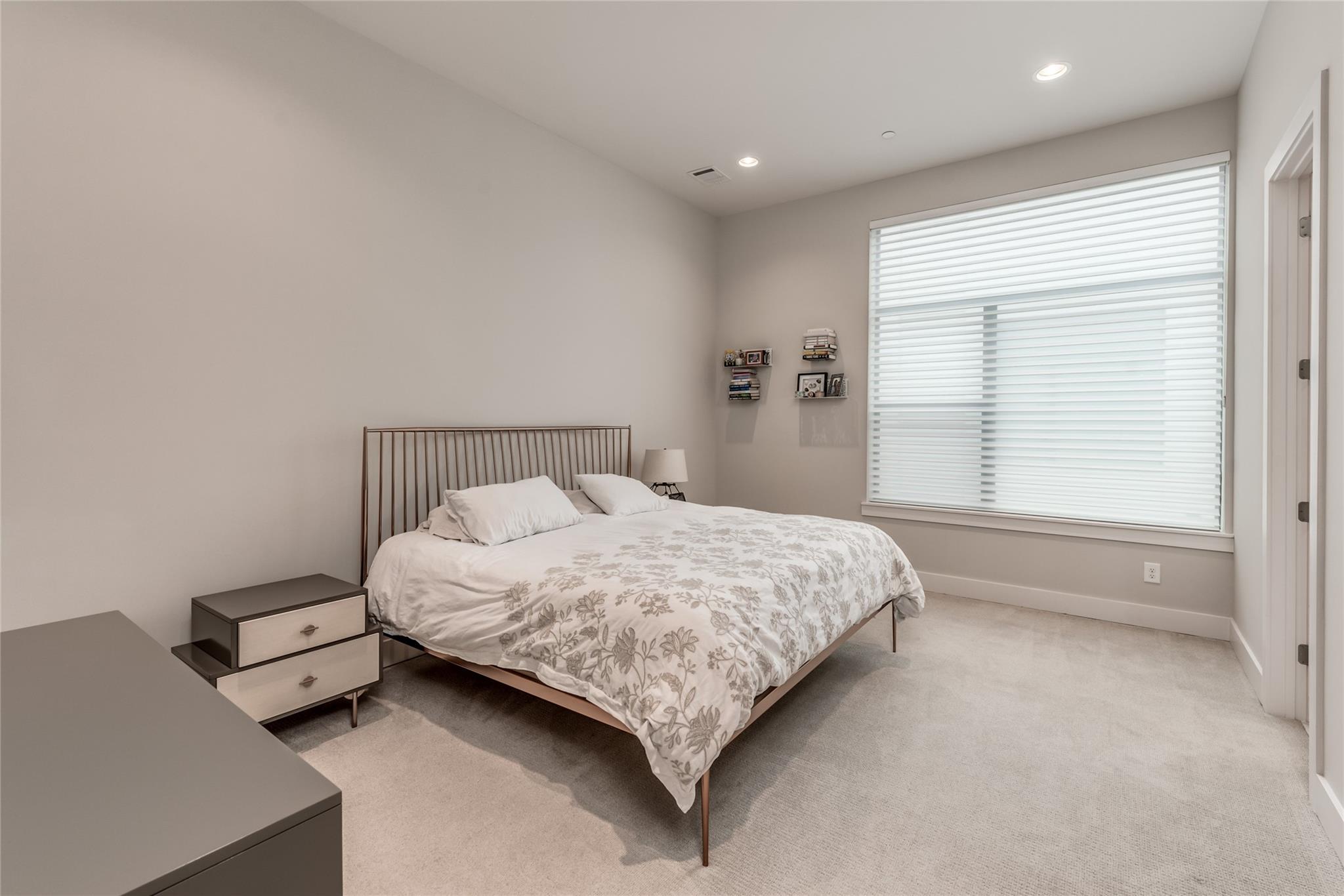 1004 California Street # 402