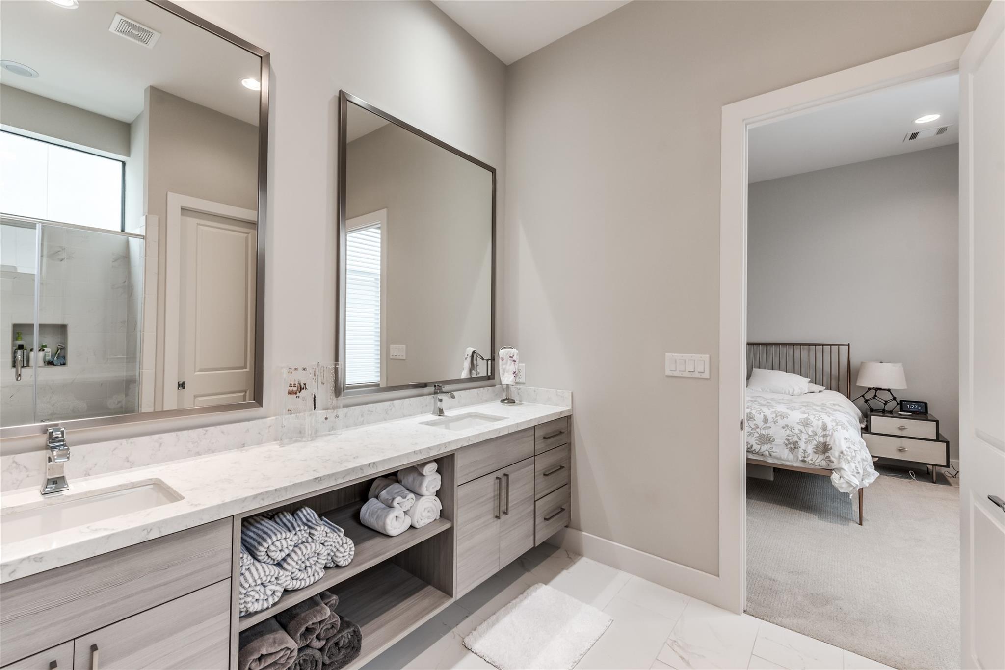 1004 California Street # 402