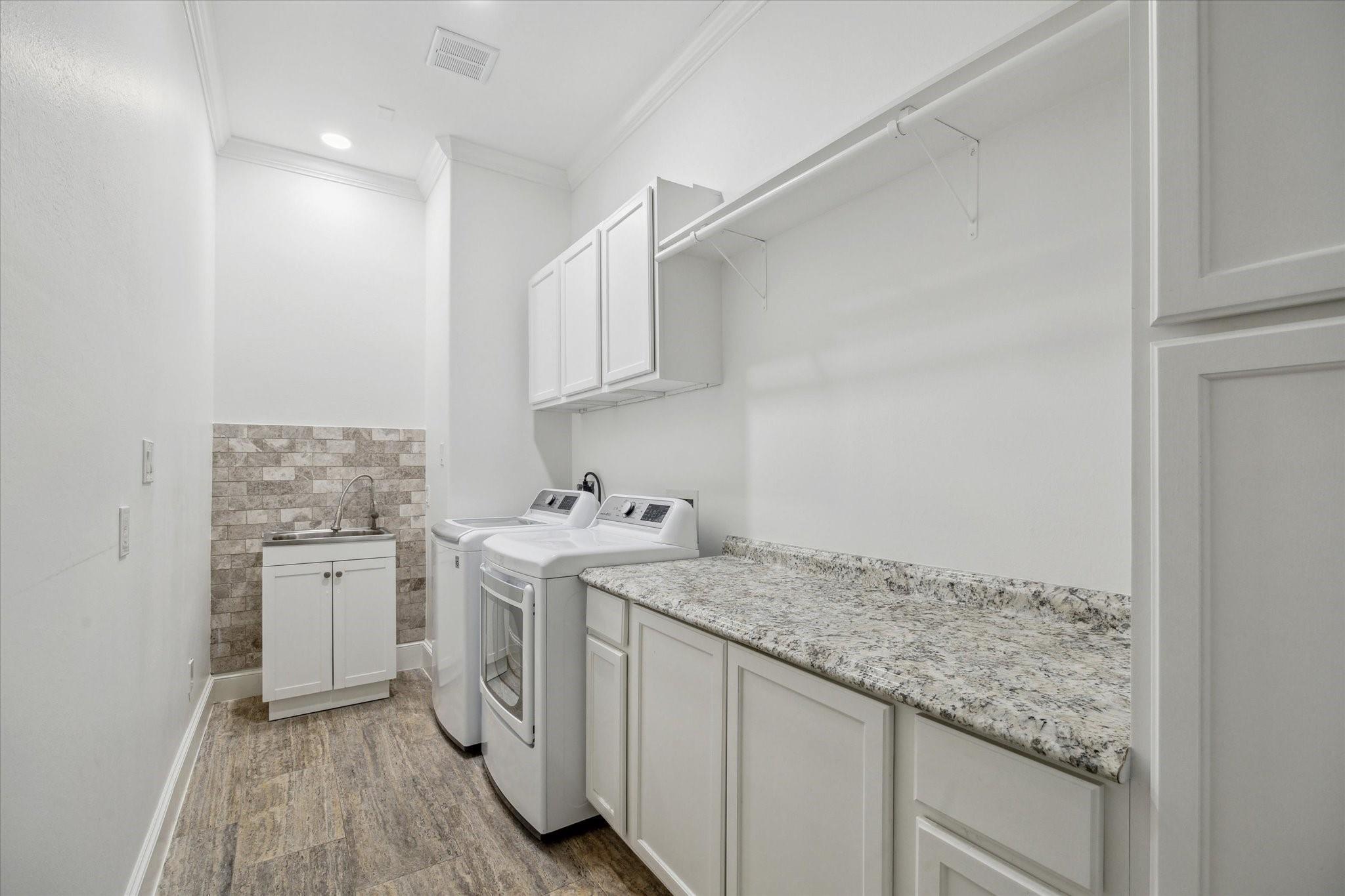 10 Broadwater Court