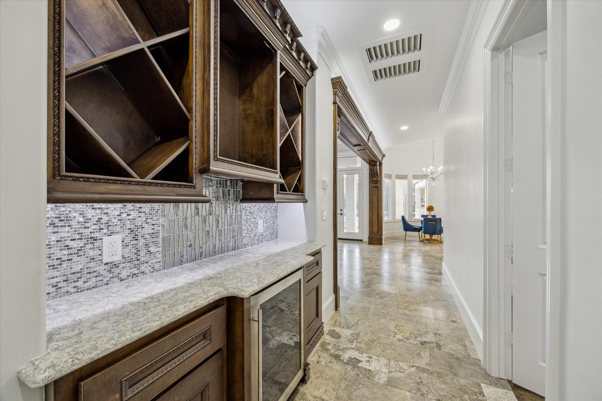 10 Broadwater Court