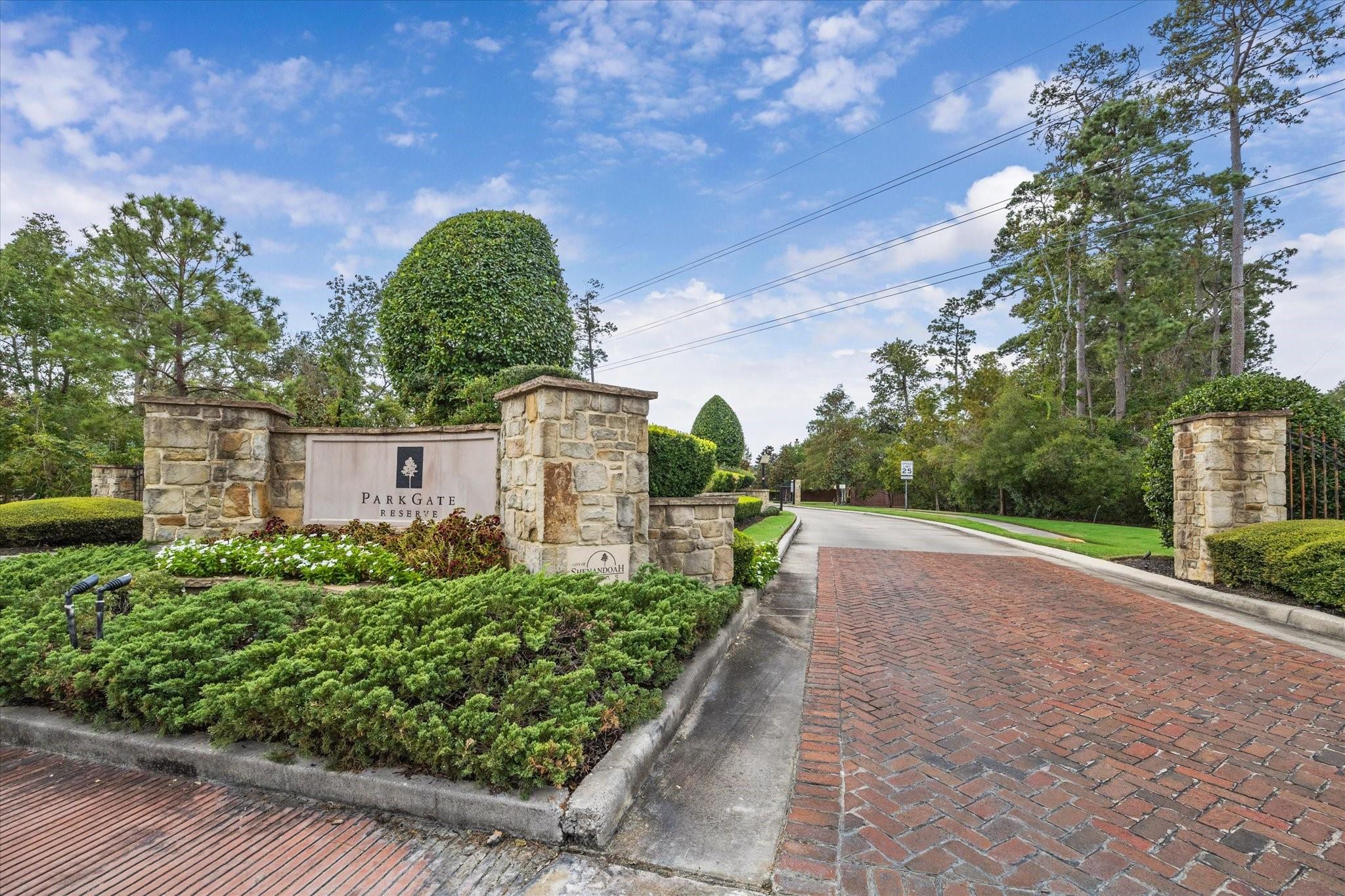 10 Broadwater Court