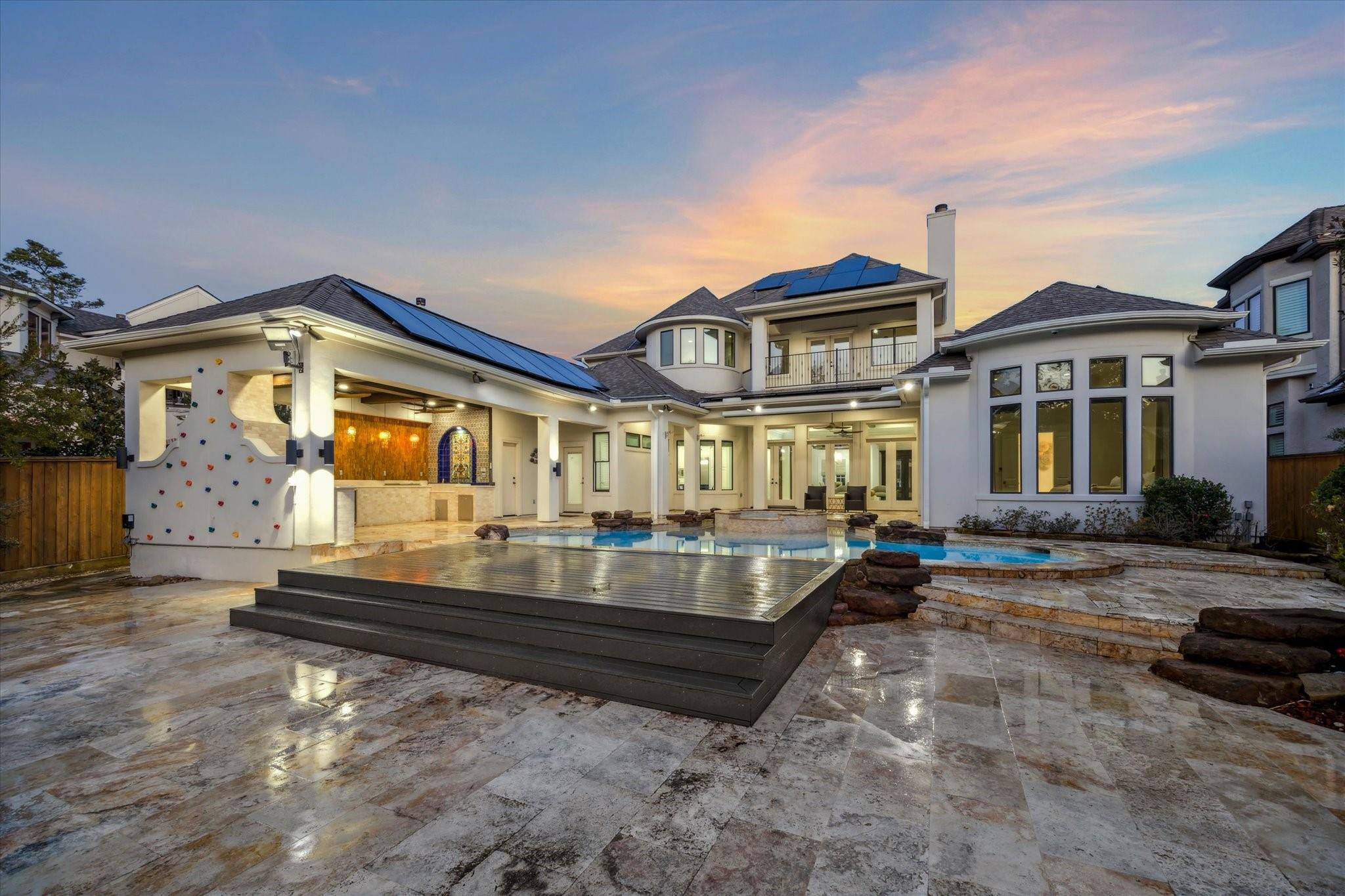 10 Broadwater Court