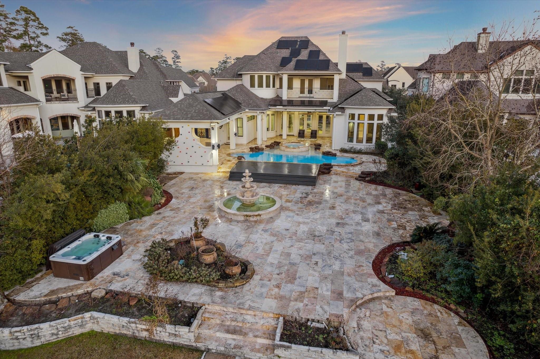 10 Broadwater Court