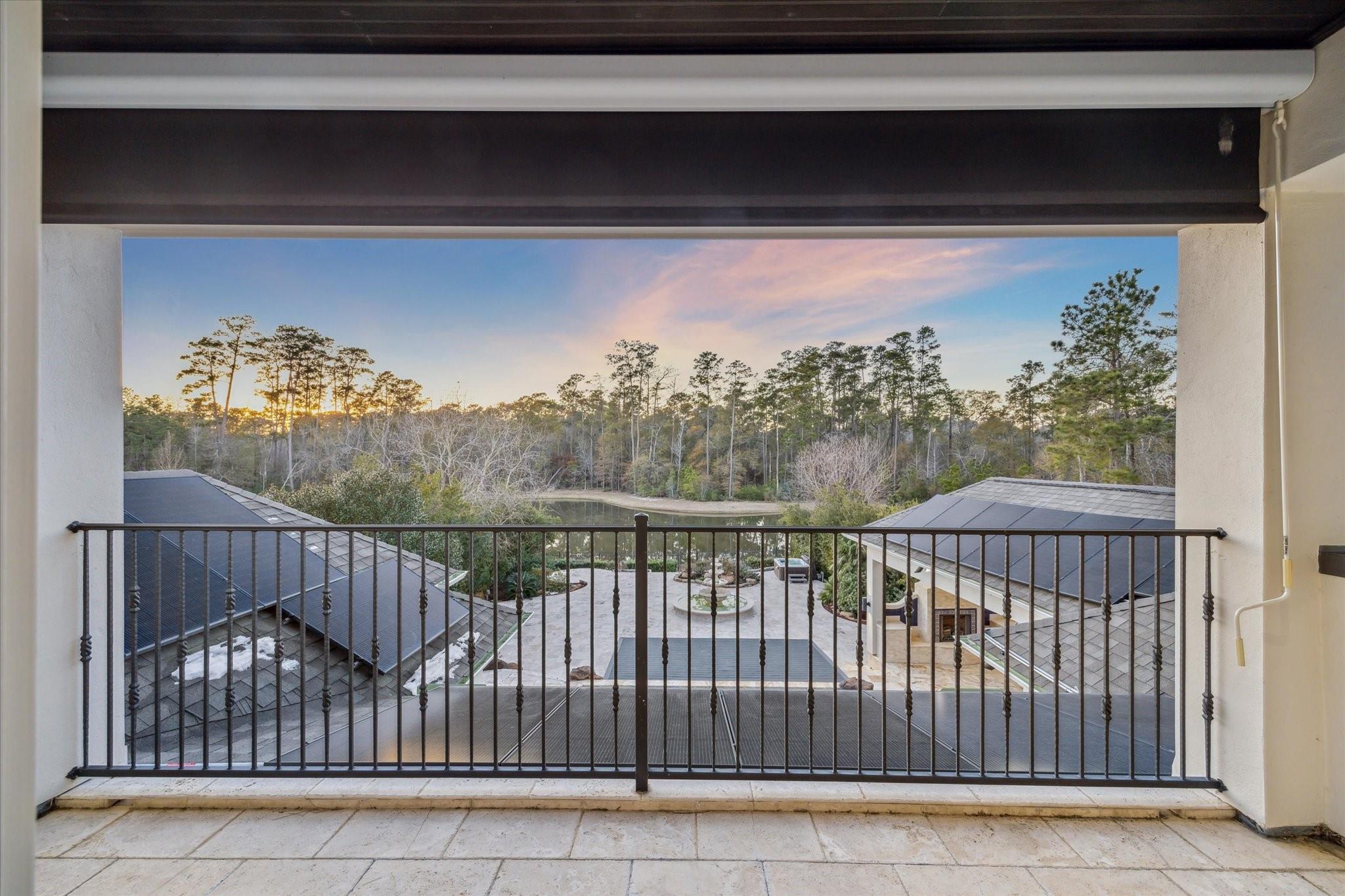 10 Broadwater Court