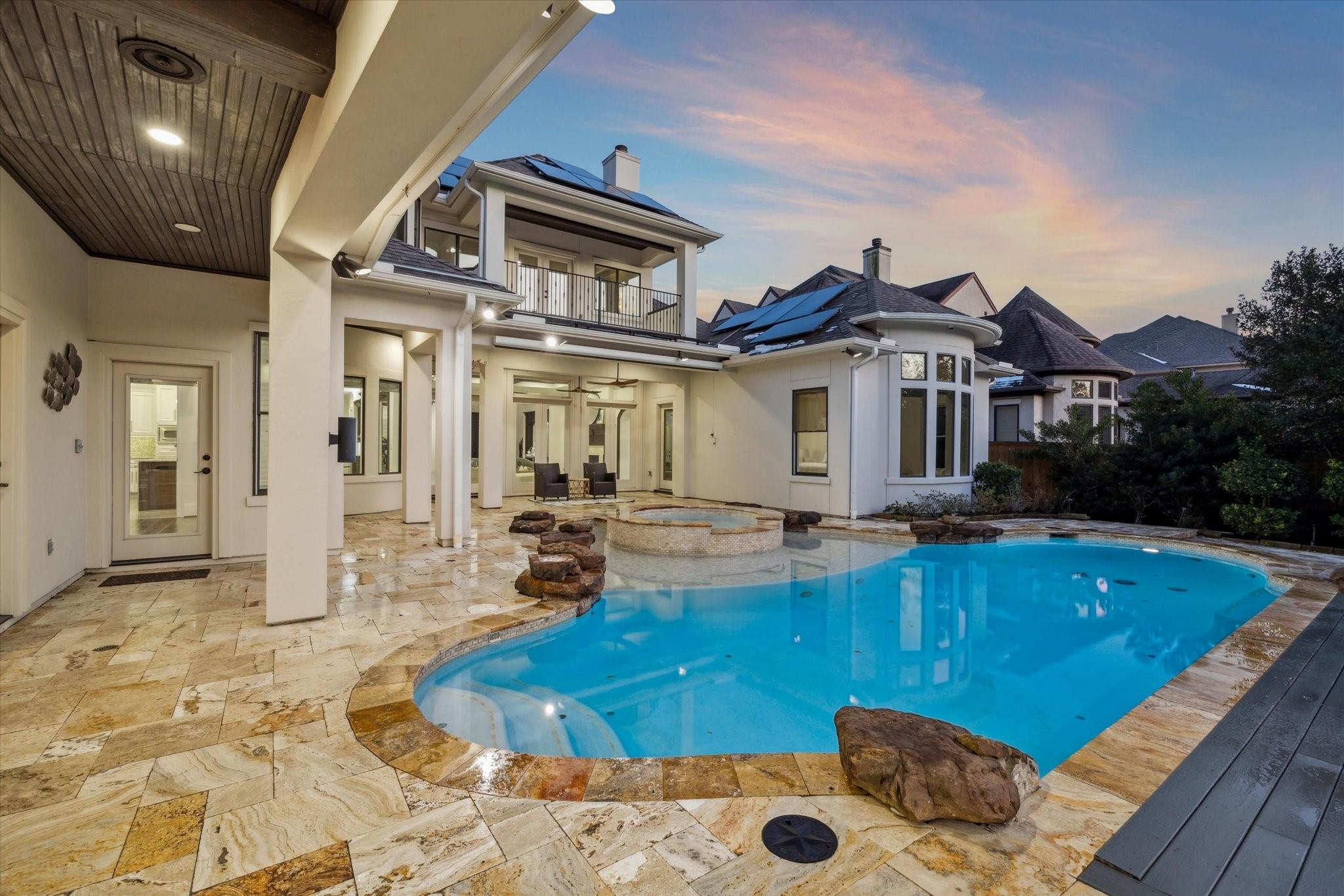 10 Broadwater Court