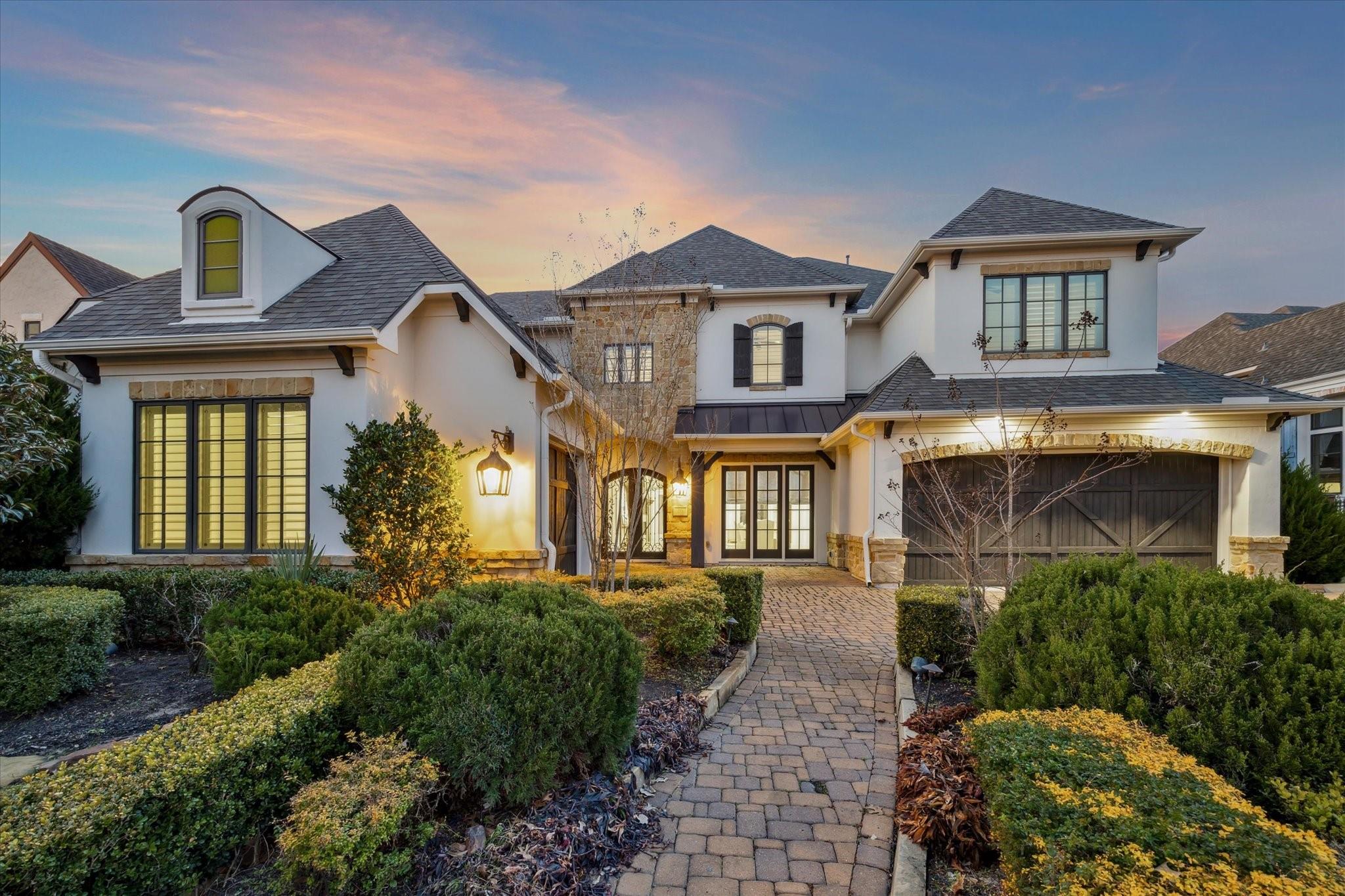 10 Broadwater Court