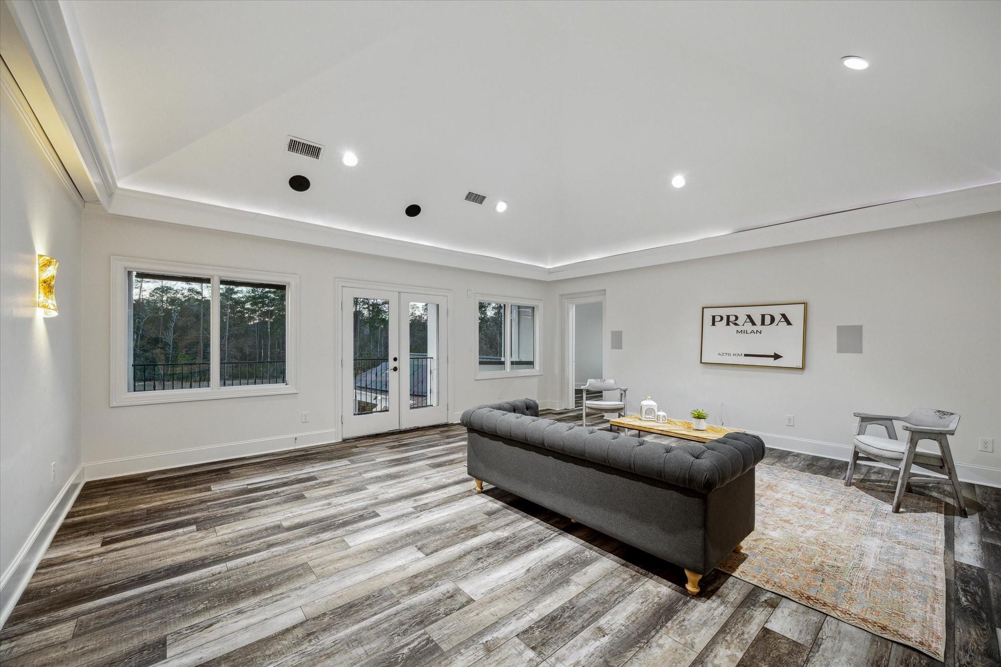 10 Broadwater Court