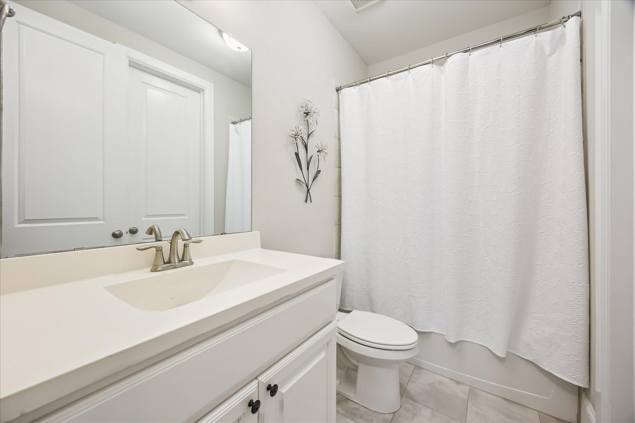 6735 Highclere Manor Lane