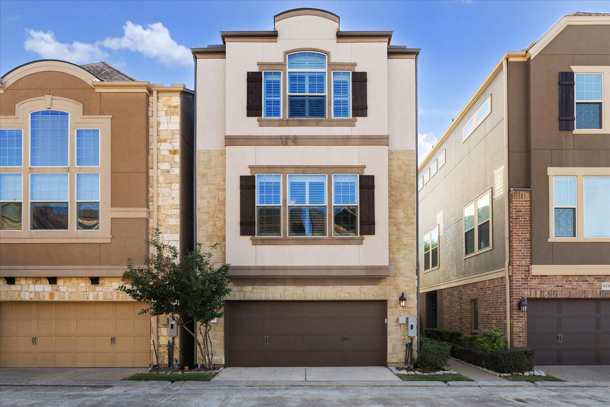 6735 Highclere Manor Lane