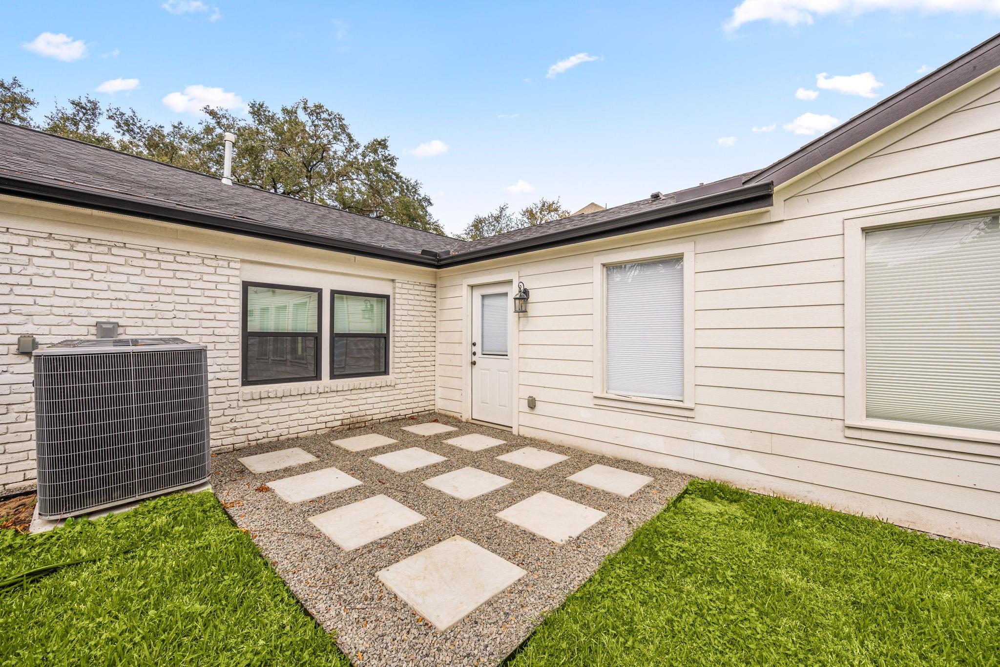 2501 Briarhurst Drive