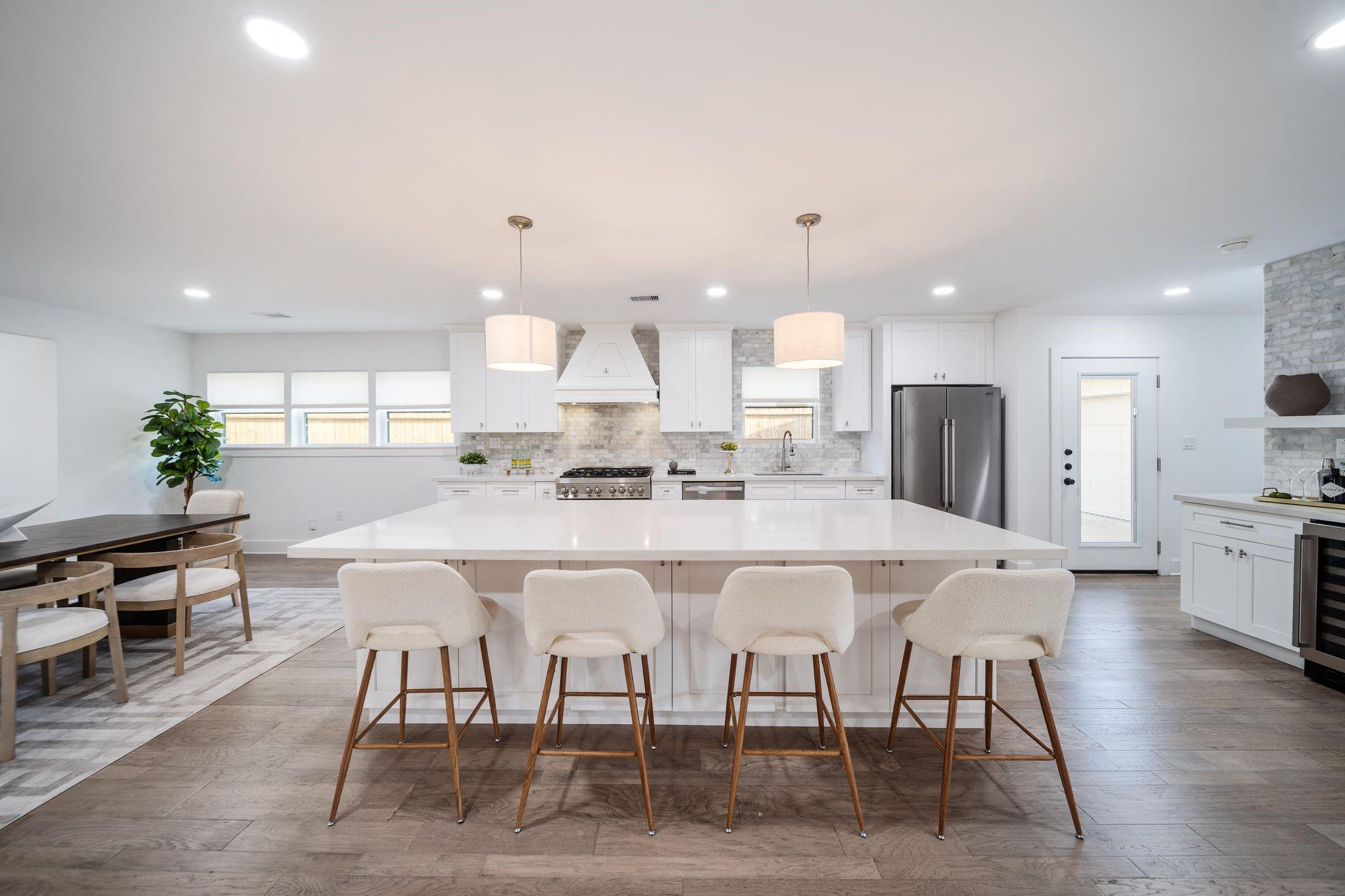 2501 Briarhurst Drive