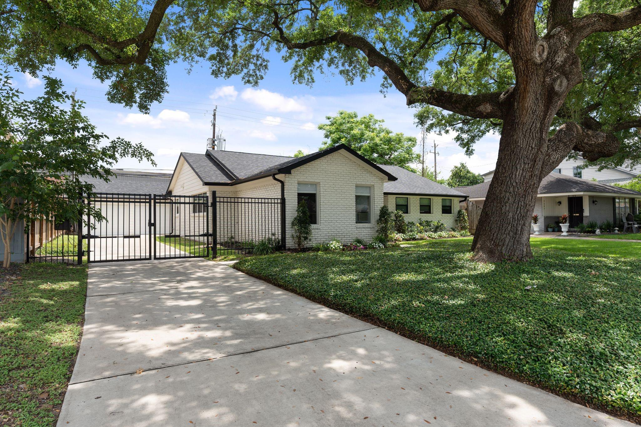 2501 Briarhurst Drive