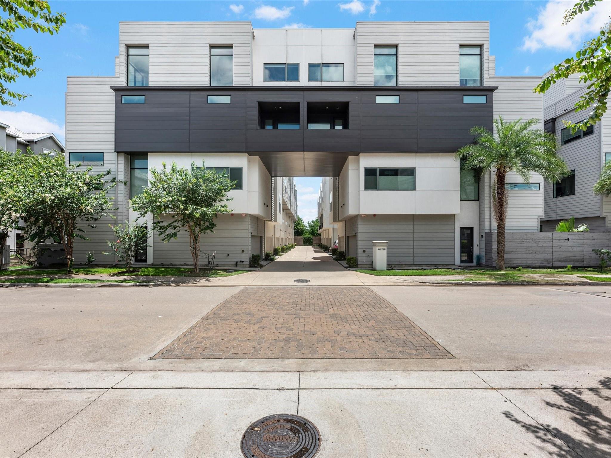 5871 E Post Oak Lane
