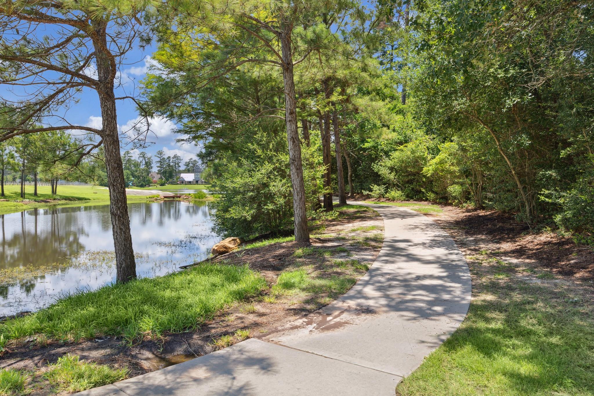 1046 Lakemont Bend Lane