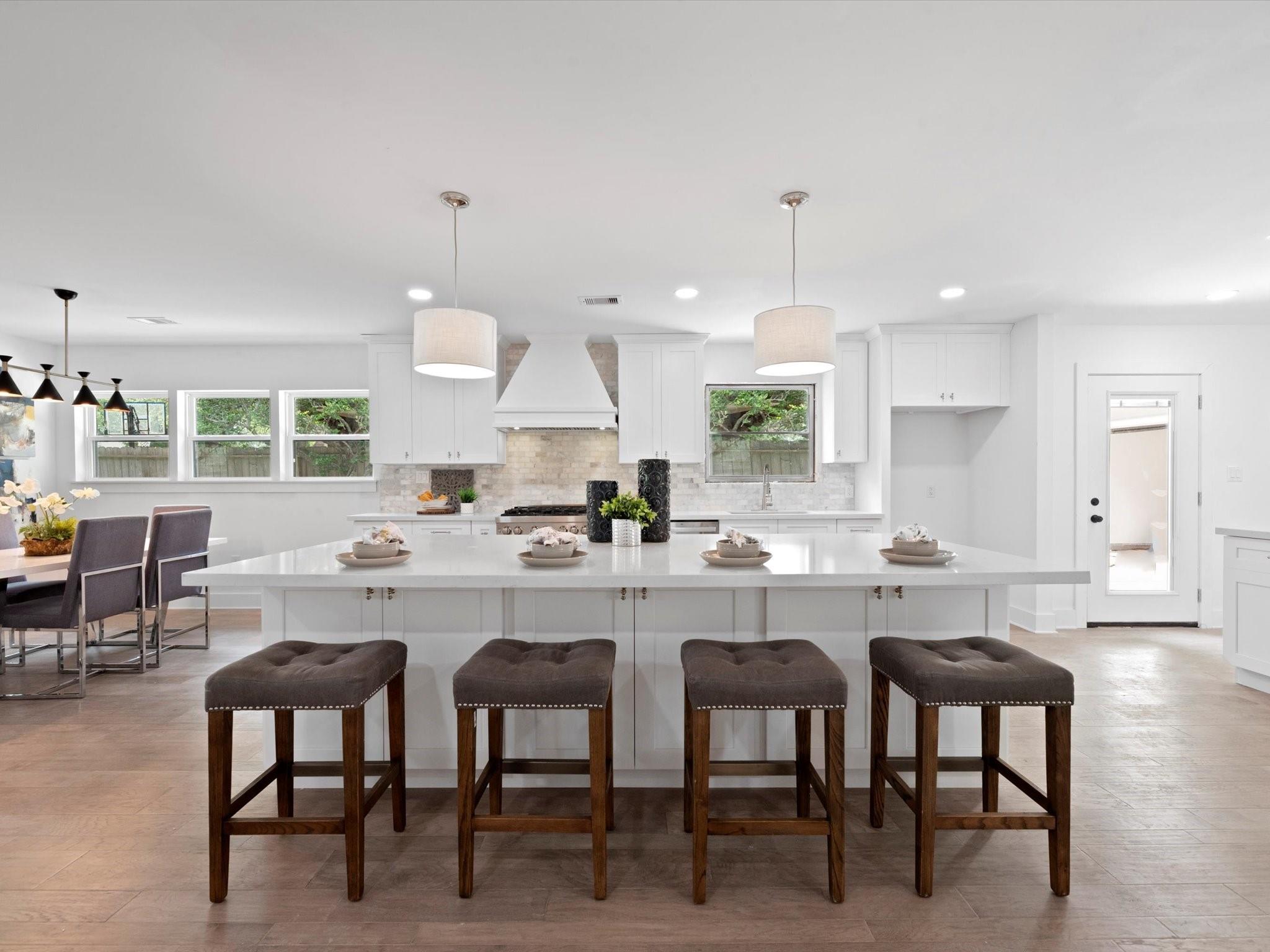 2501 Briarhurst Drive
