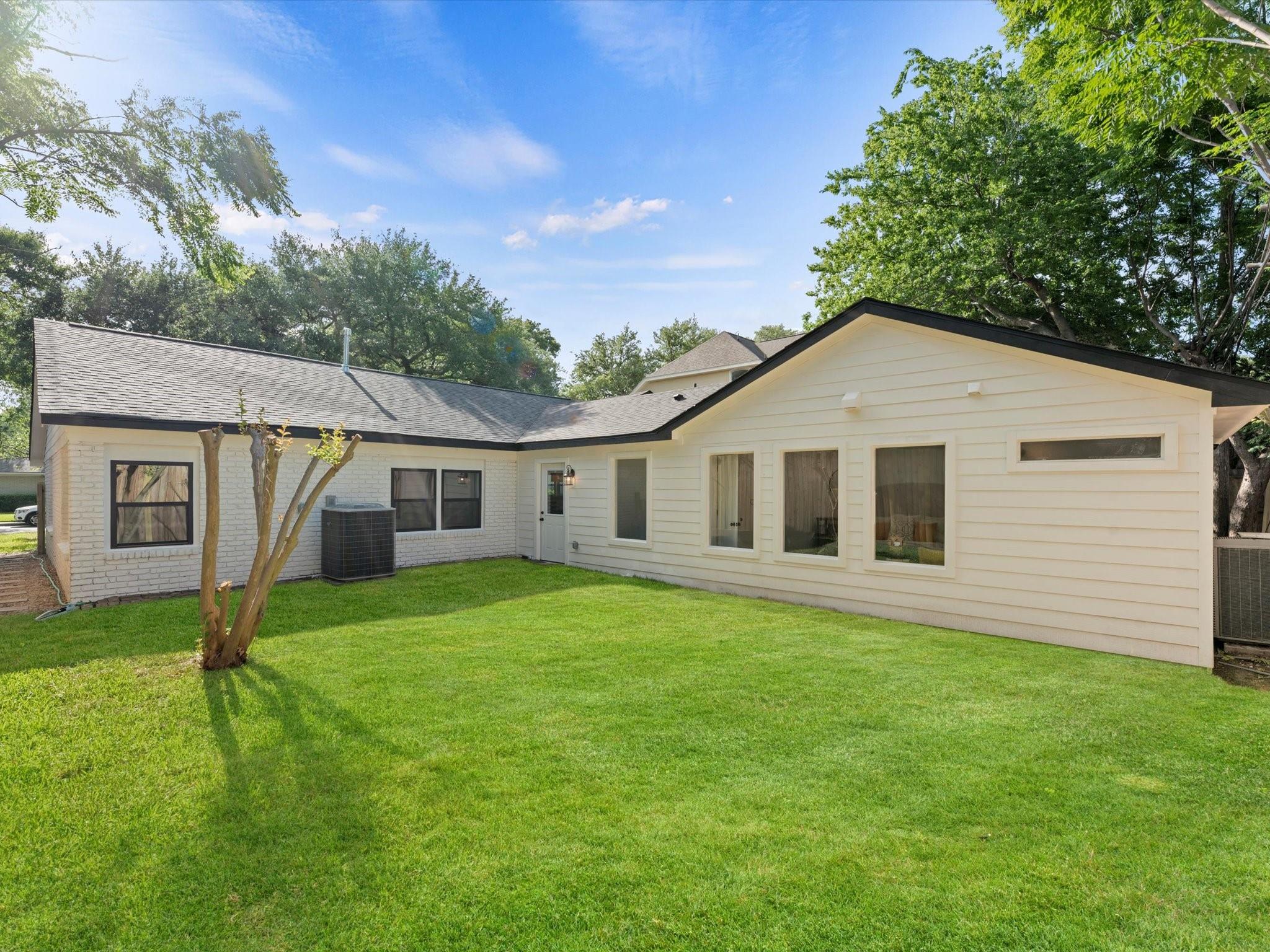 2501 Briarhurst Drive