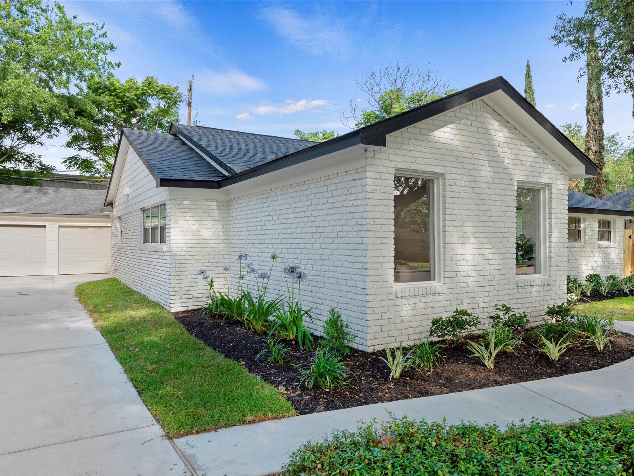 2501 Briarhurst Drive