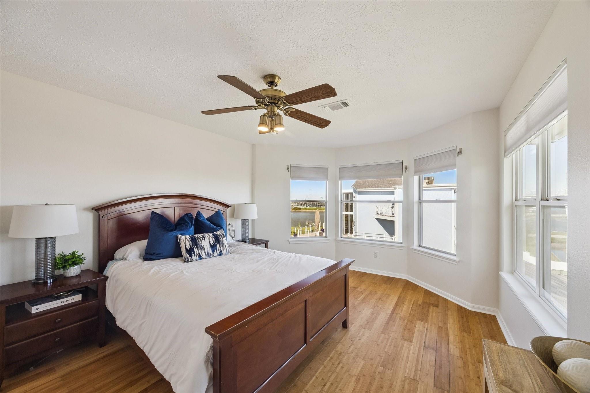 807 N Shore Drive