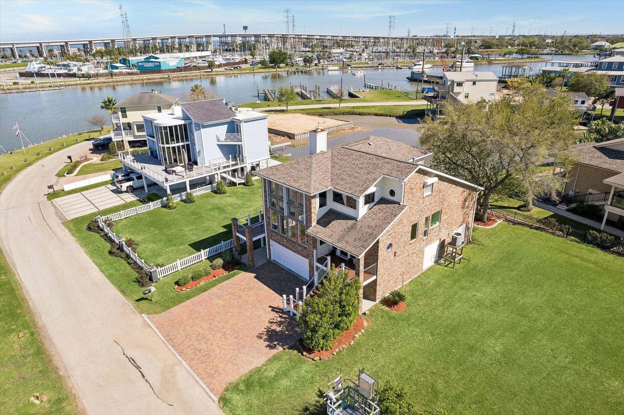 807 N Shore Drive