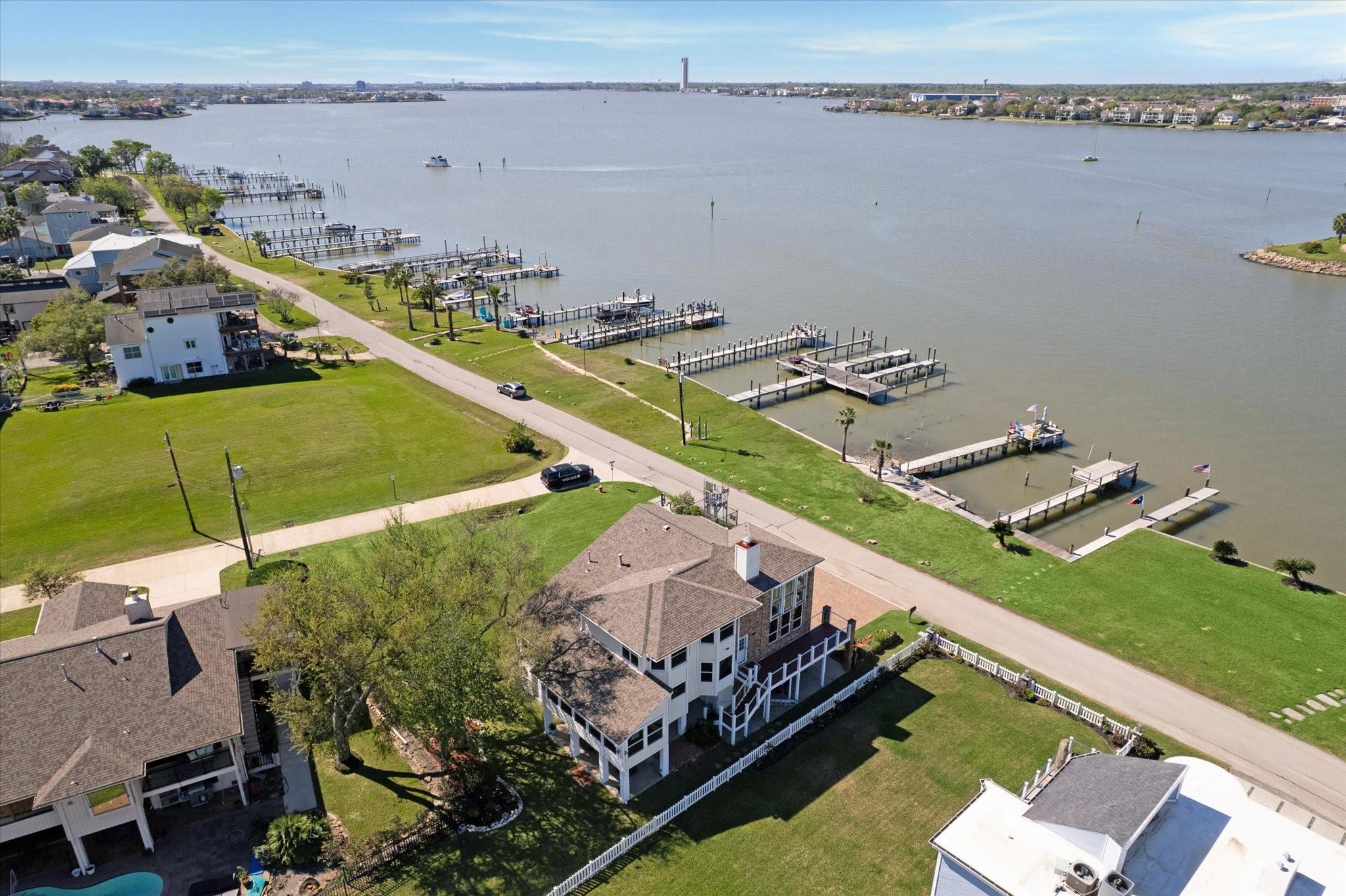 807 N Shore Drive