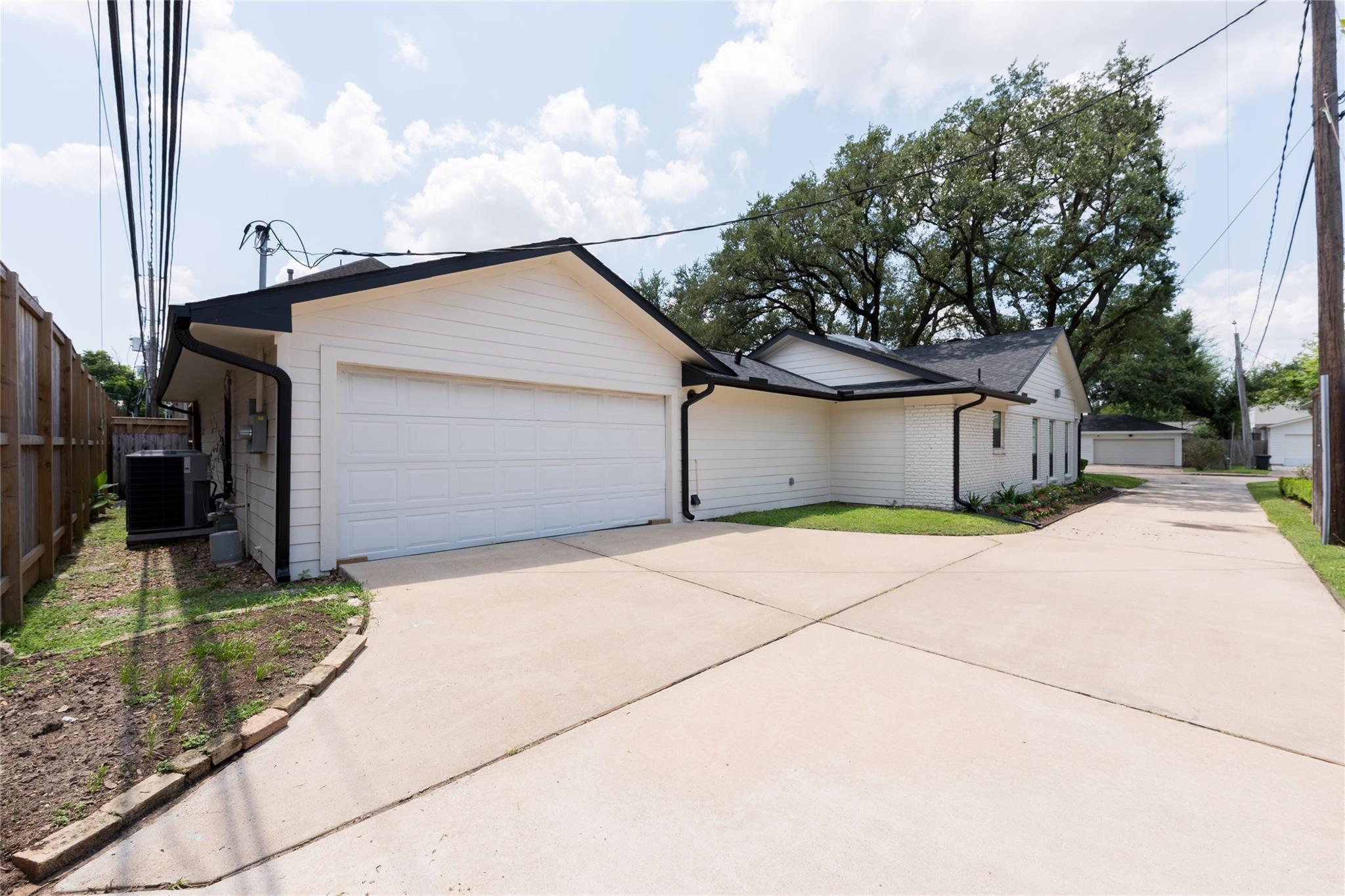 2413 Briarhurst Drive