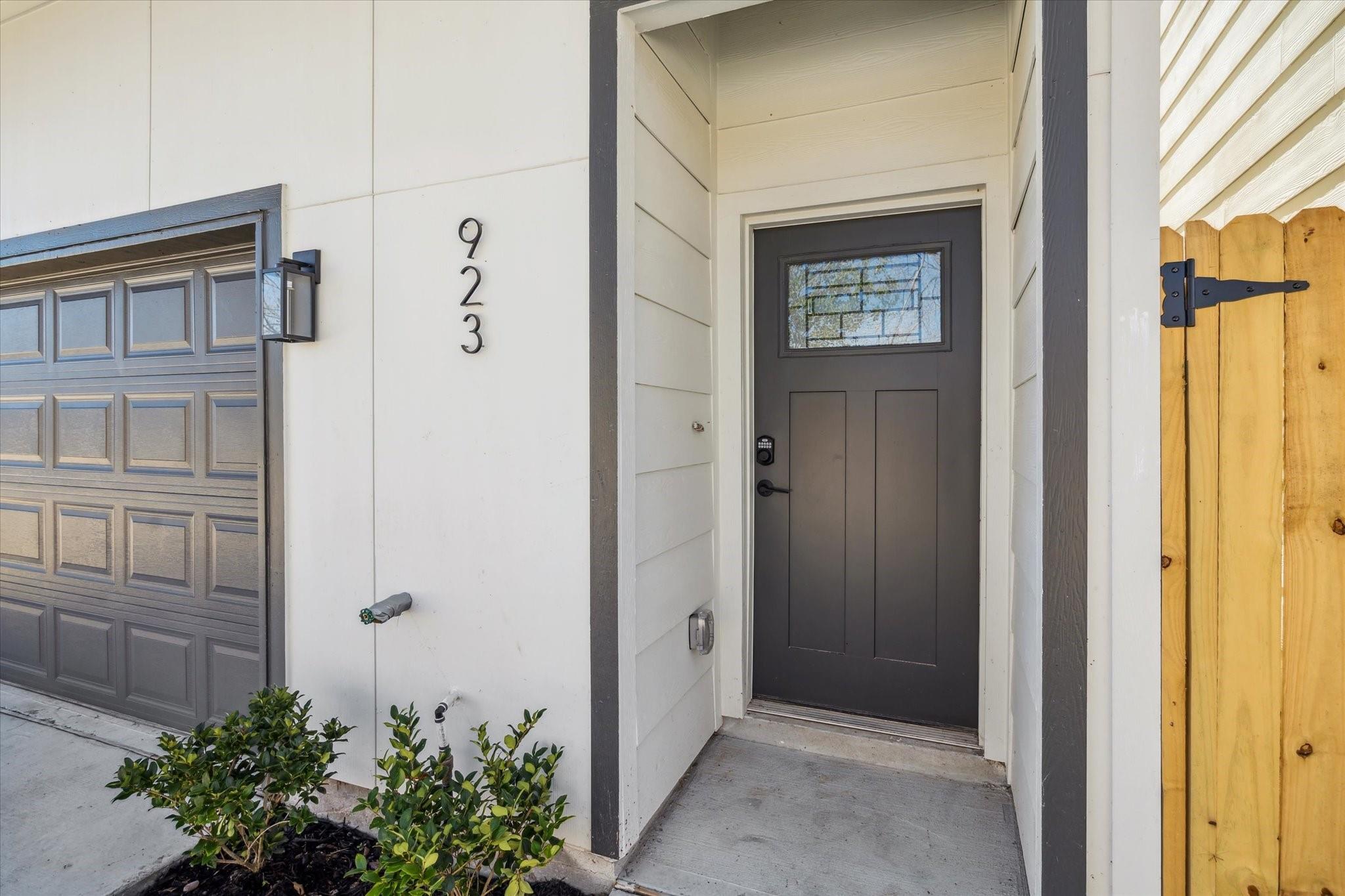 925 Bianco Lane