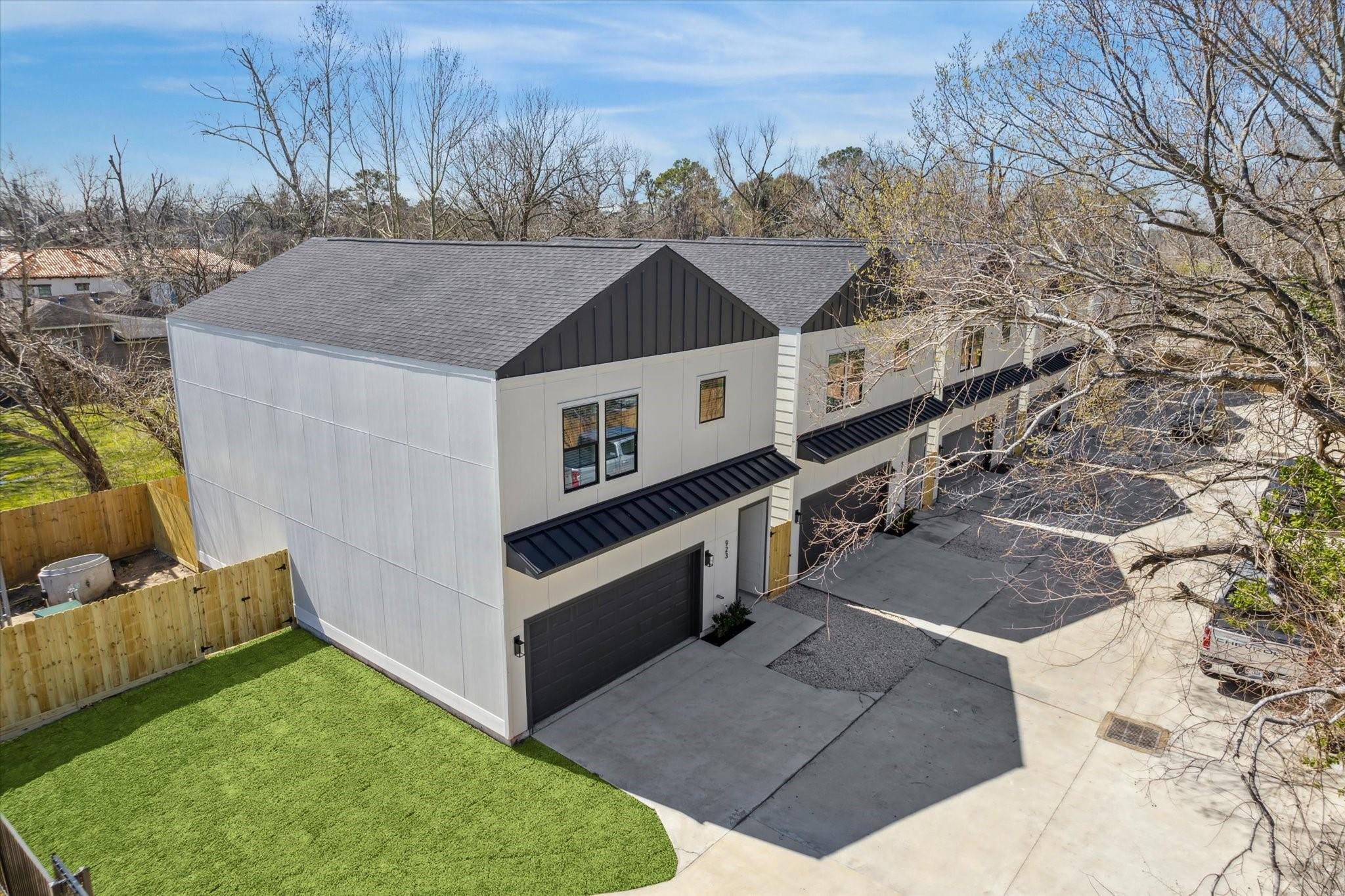925 Bianco Lane