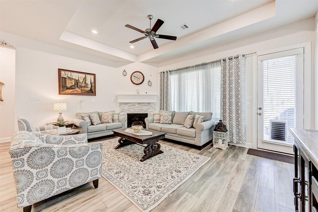 4221 Davis Oak Drive