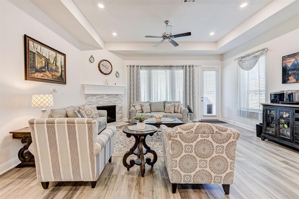 4221 Davis Oak Drive