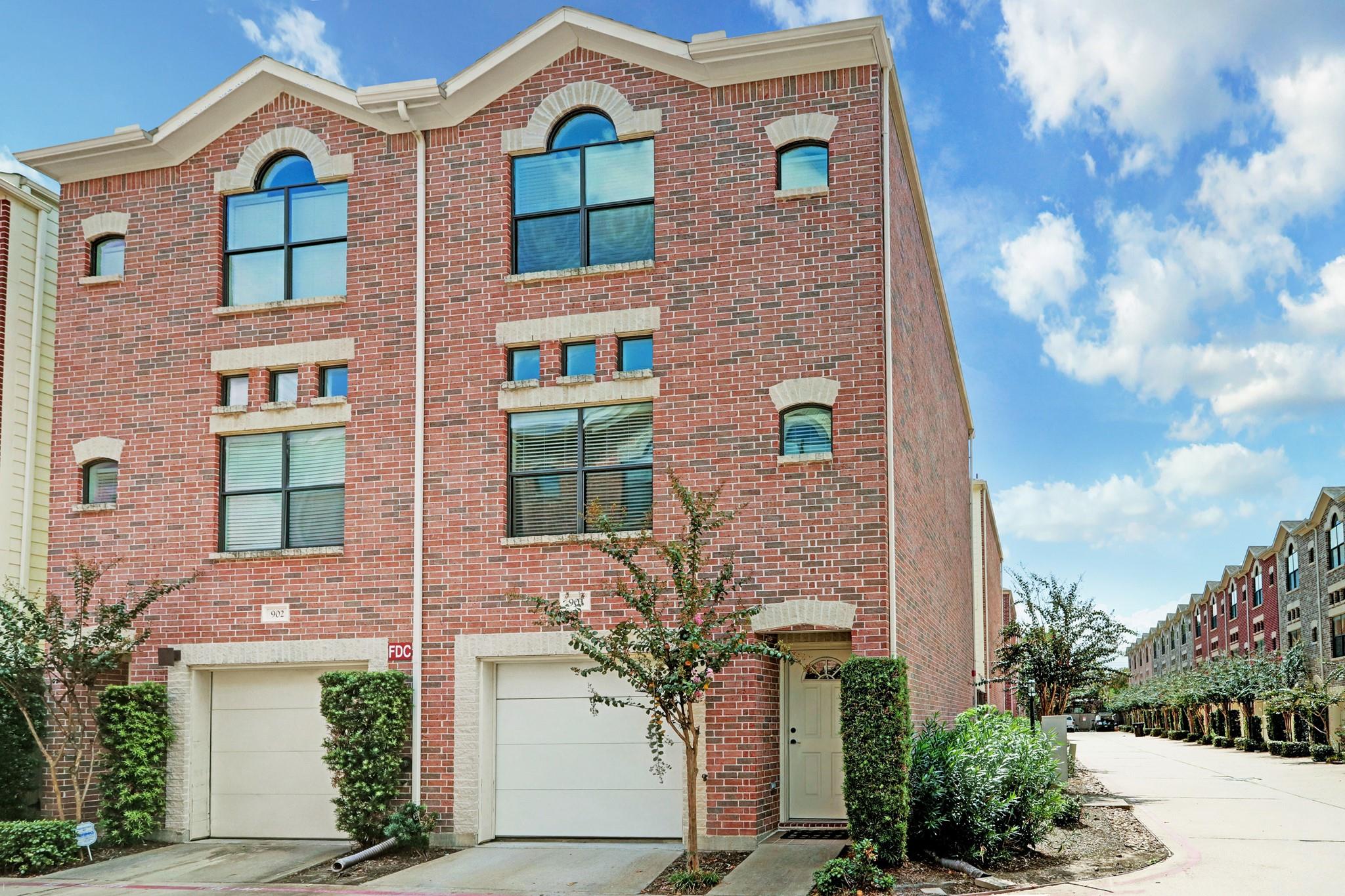 8715 Meadowcroft Drive # 901