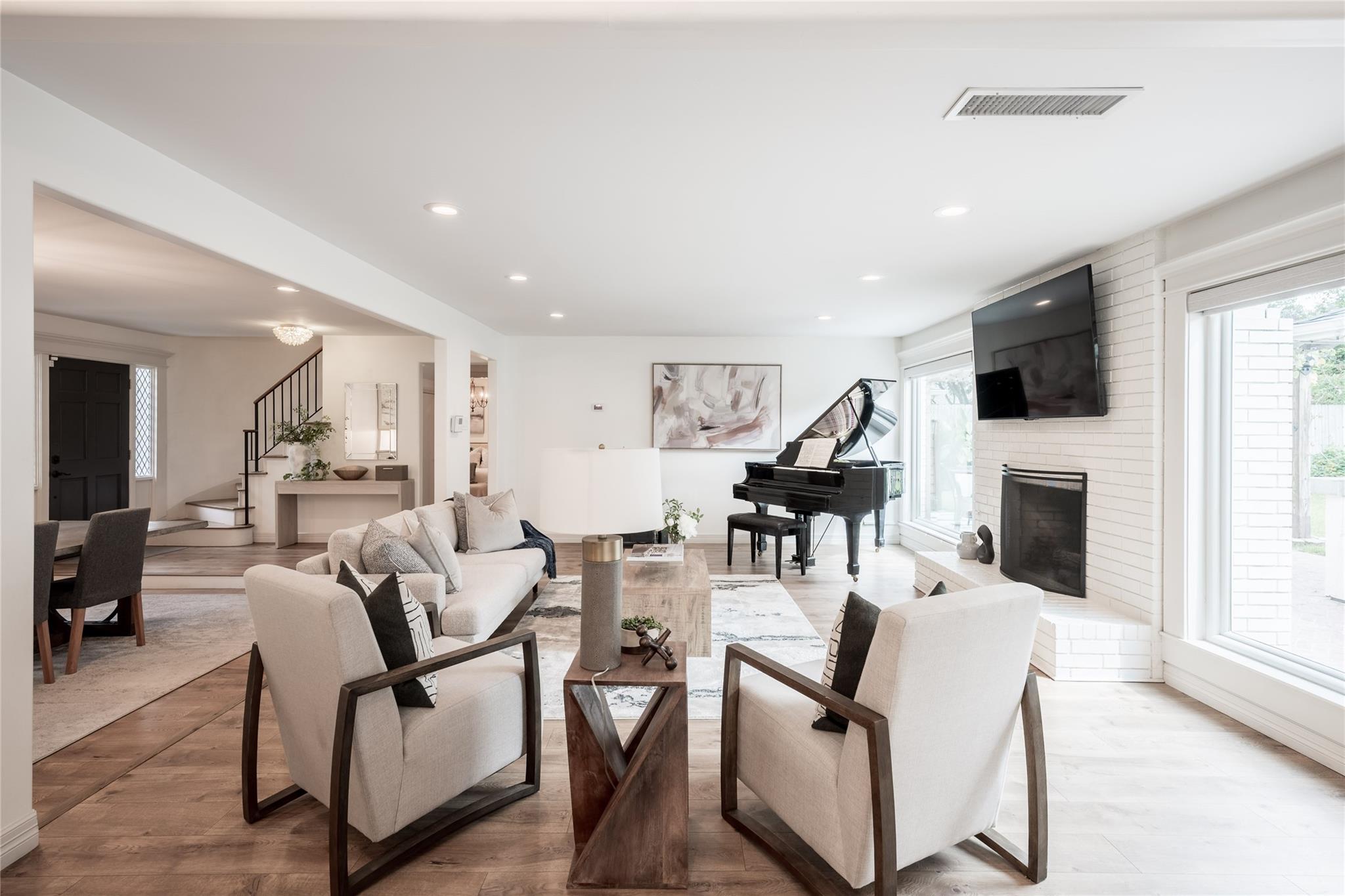2802 Bernadette Lane