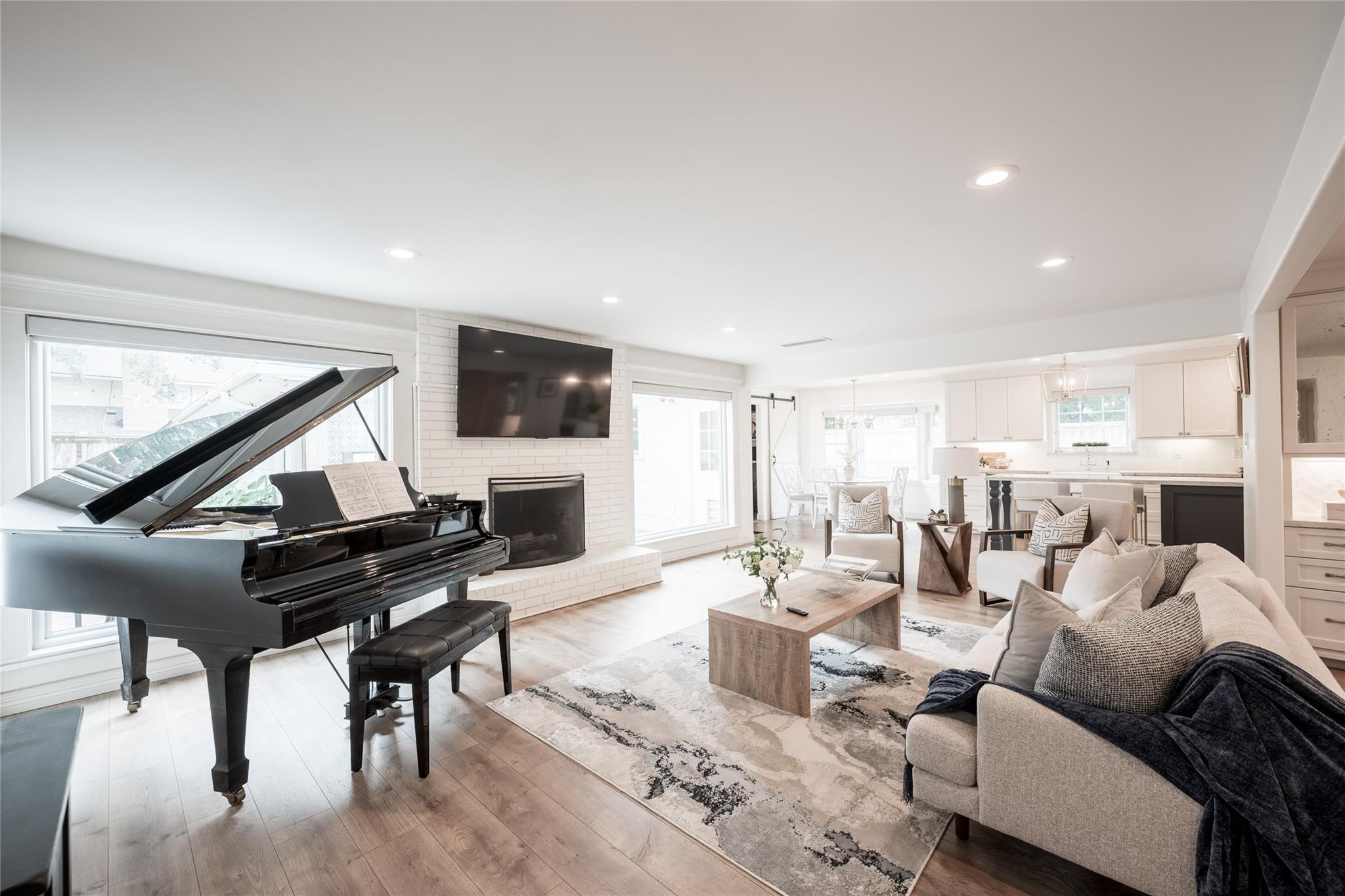 2802 Bernadette Lane
