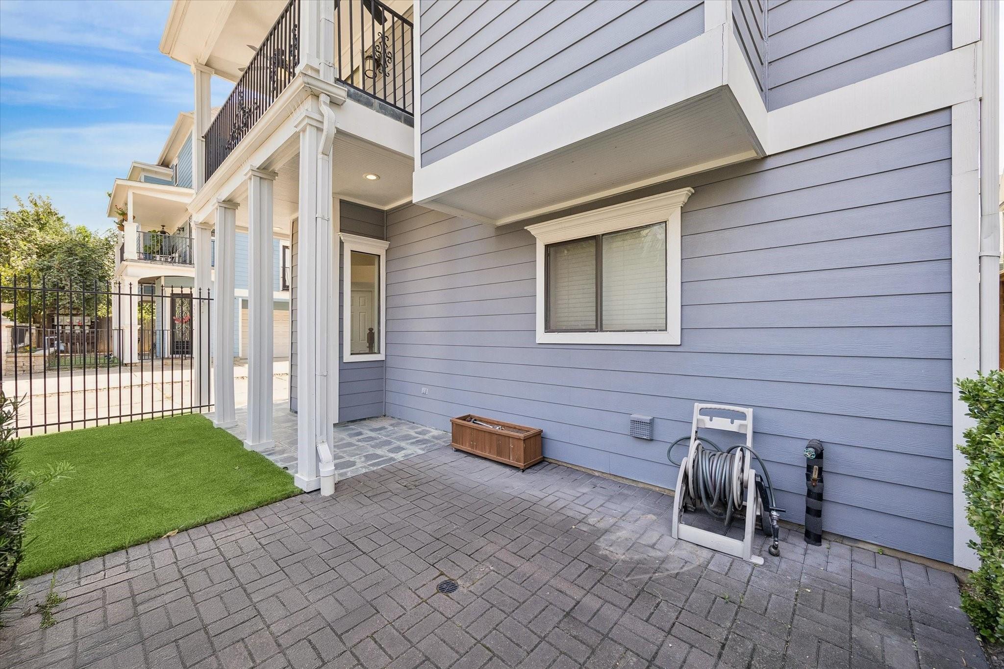 1130 W 23rd Street