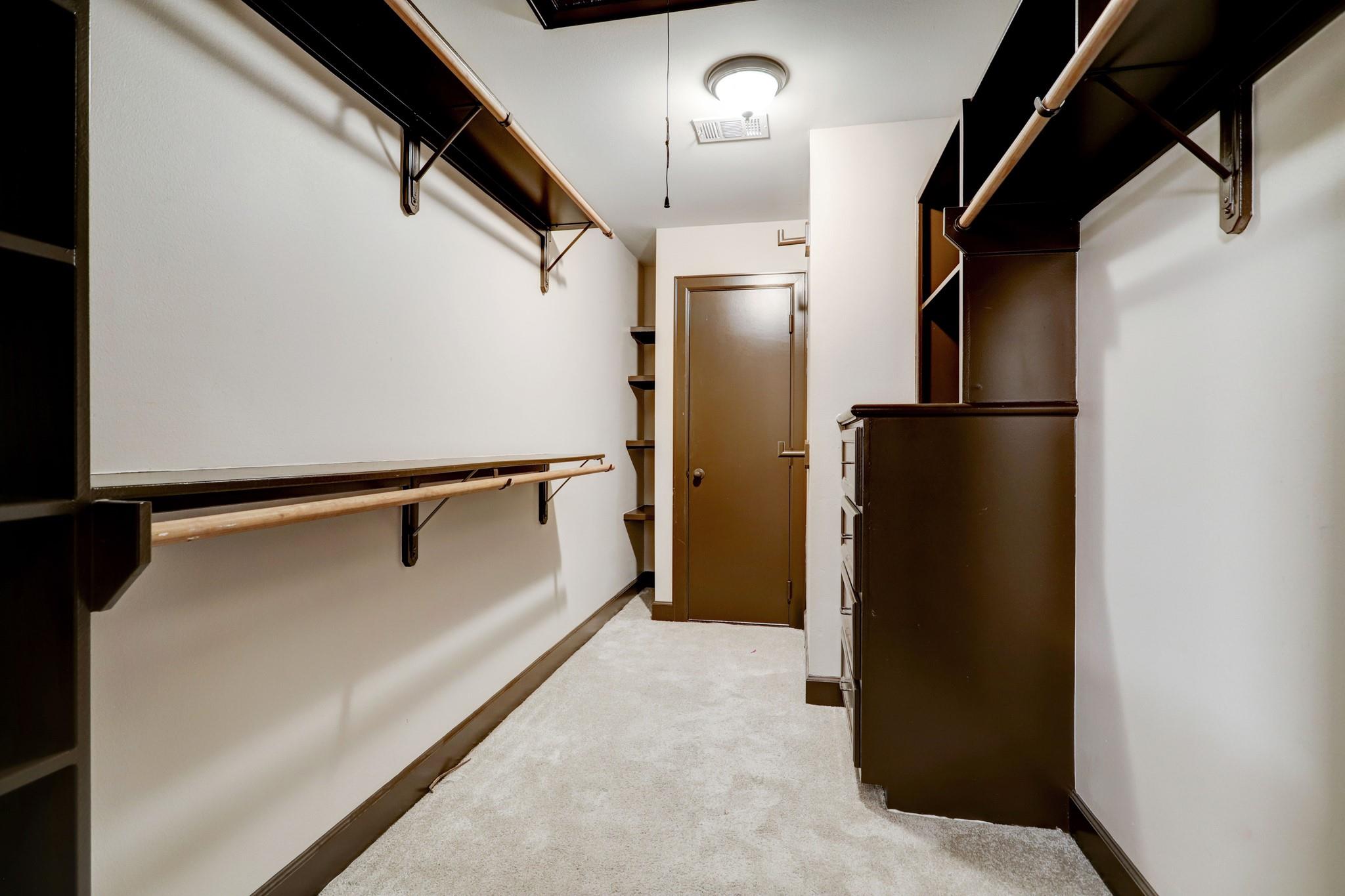 8715 Meadowcroft Drive # 901