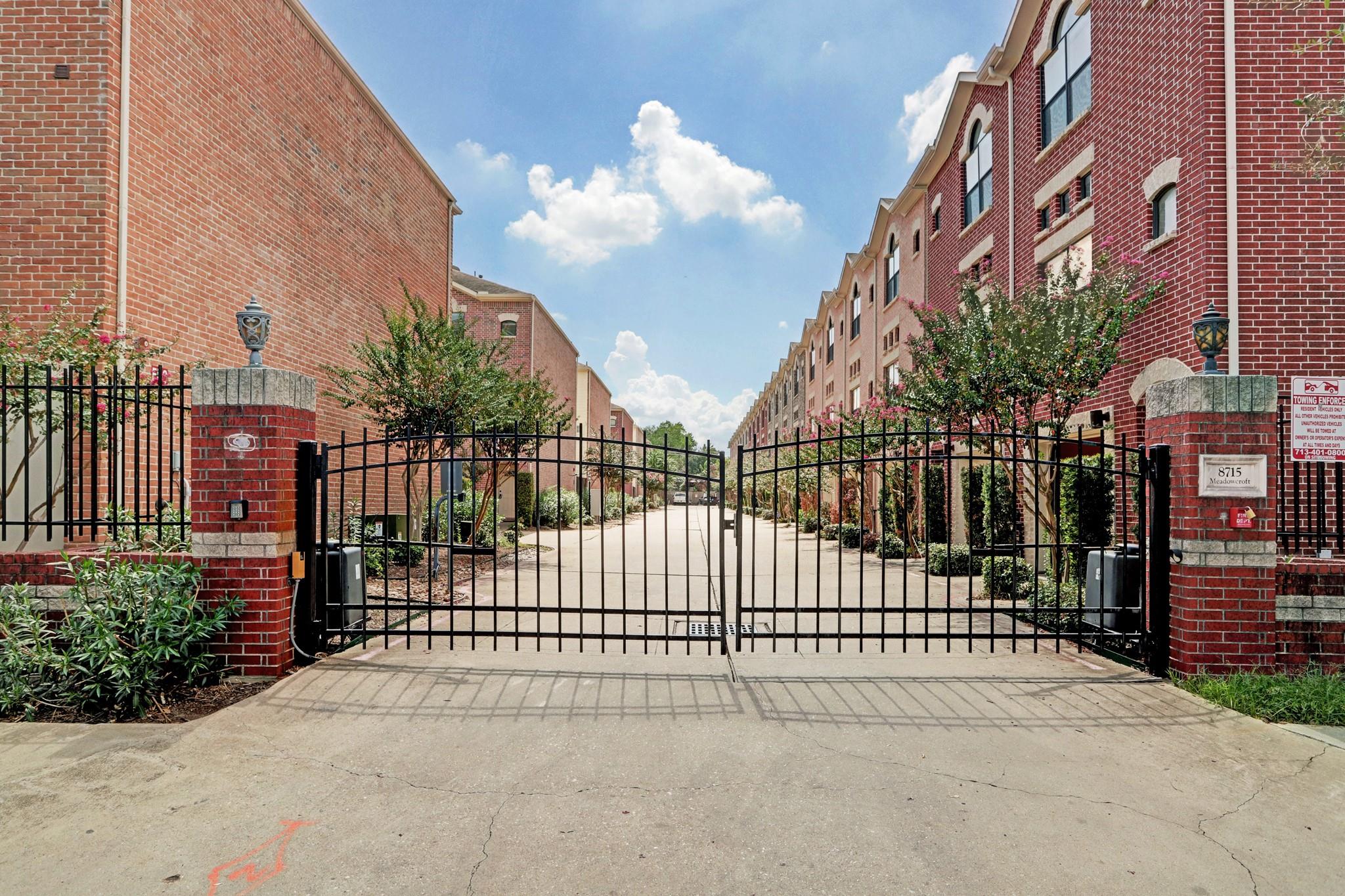 8715 Meadowcroft Drive # 901