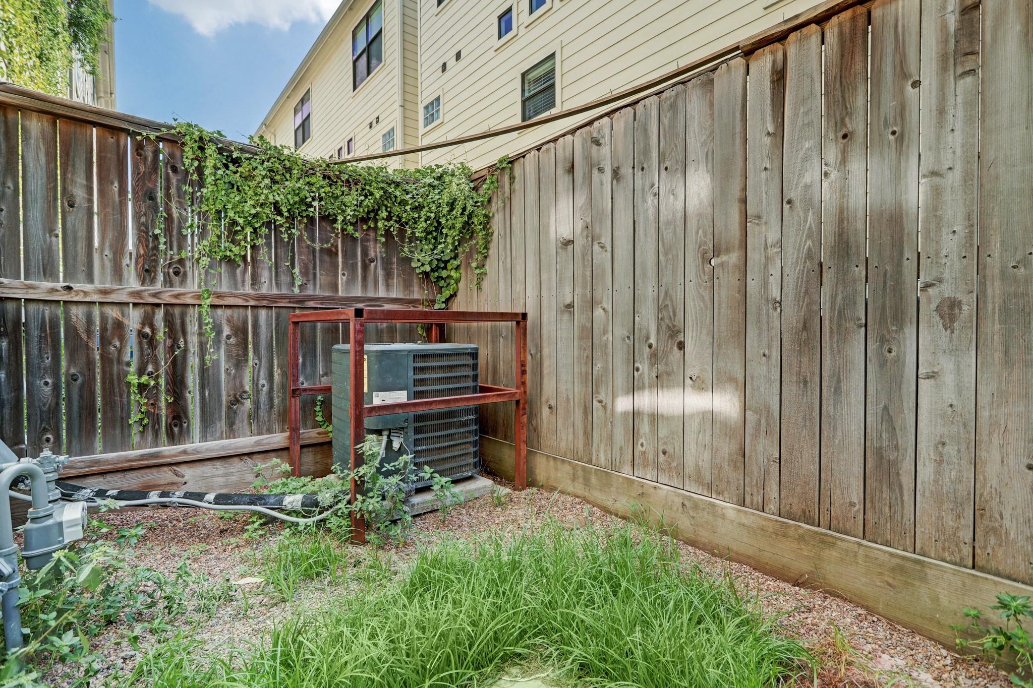 8715 Meadowcroft Drive # 901